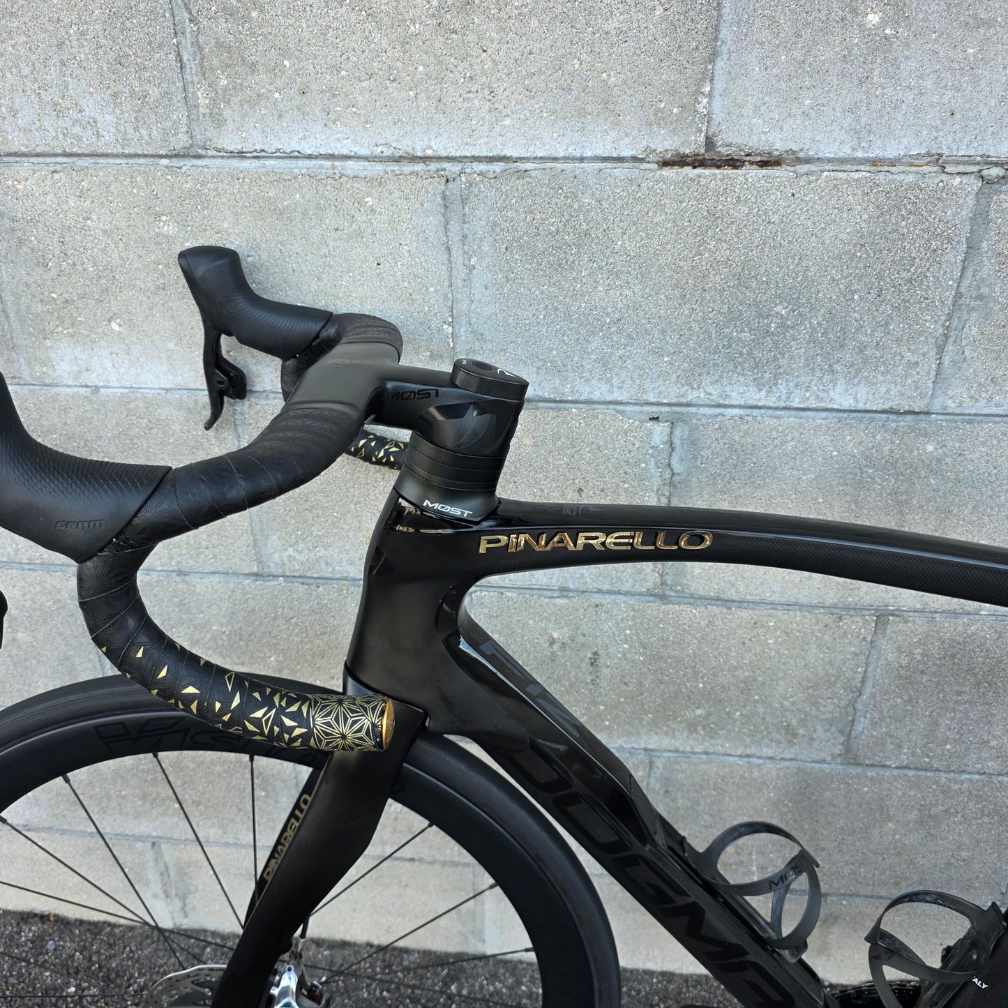 Pinarello Dogma F12 (56cm) SRAM Red AXS