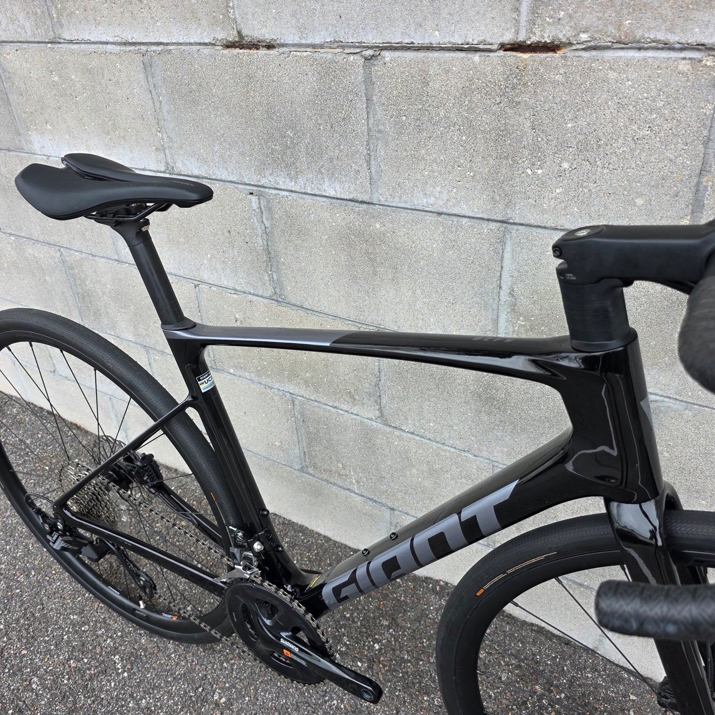 2025 Giant Defy Advanced 2 Carbon (Size Medium)
