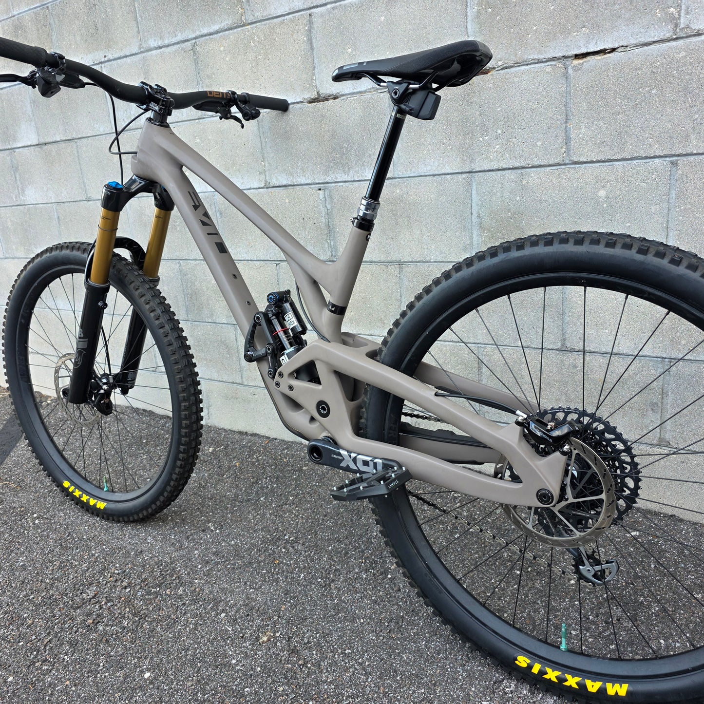 2024 Evil Wreckoning LS X01 AXS Fox 38 Vivid Air (Medium)