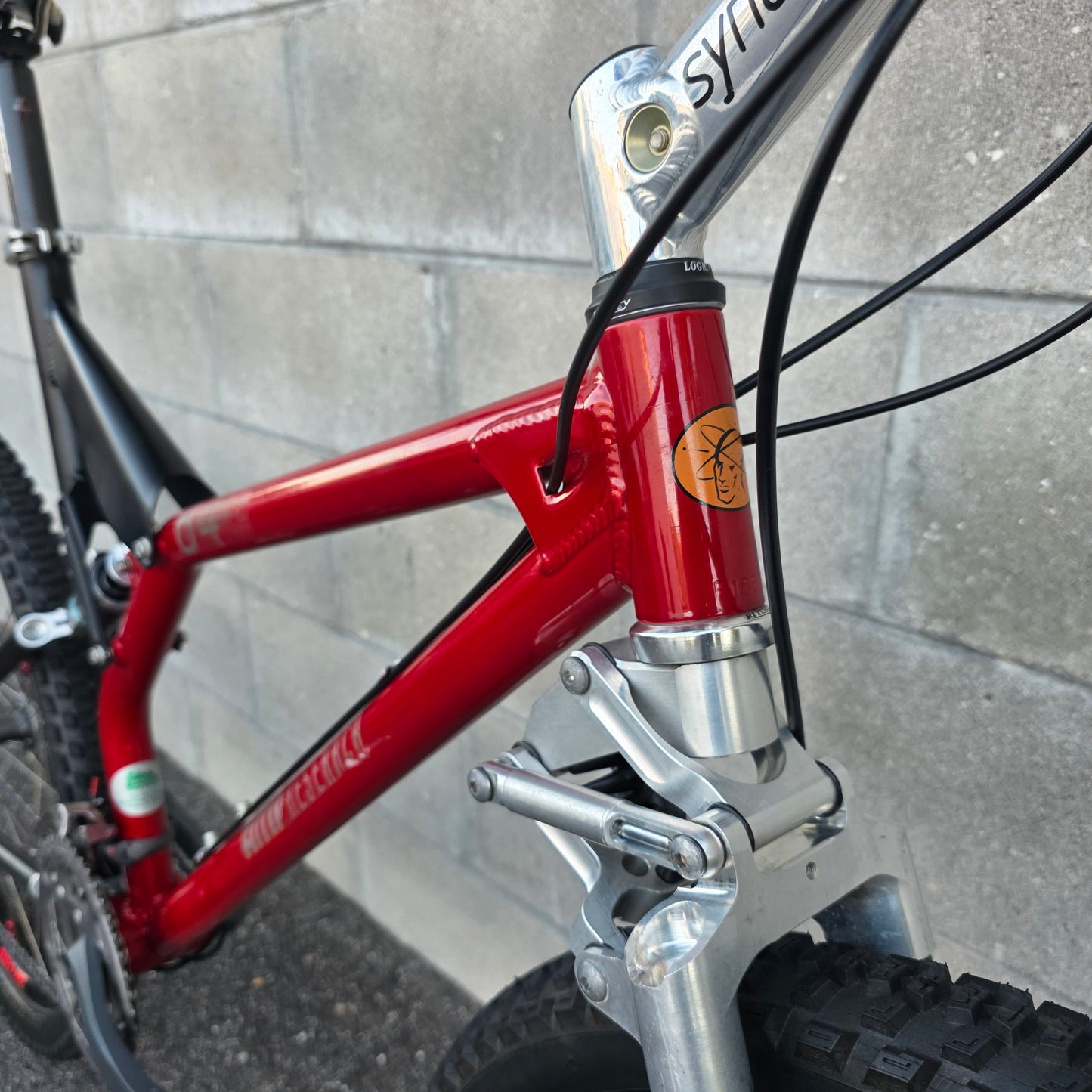 AMP Research B4 XTR Vintage MTB (Large)