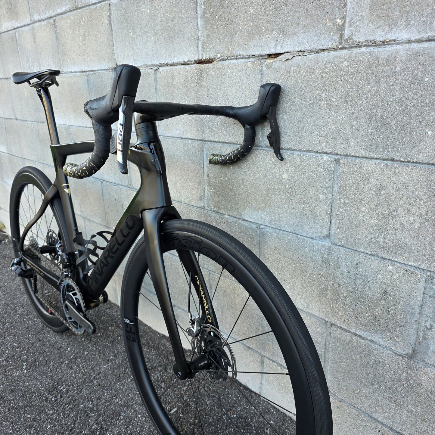 Pinarello Dogma F12 (56cm) SRAM Red AXS