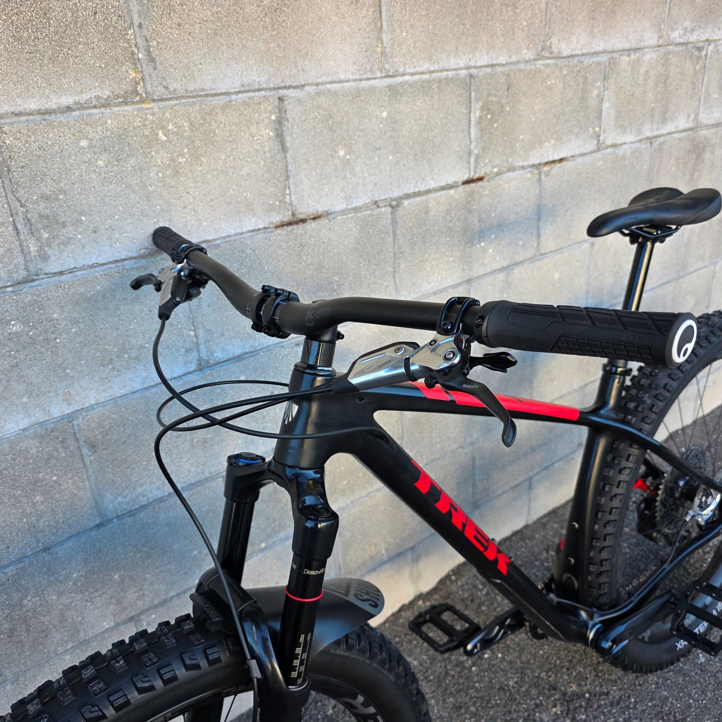 Trek Stache 9.8 Carbon 29+ (19.5/18.5") AXS
