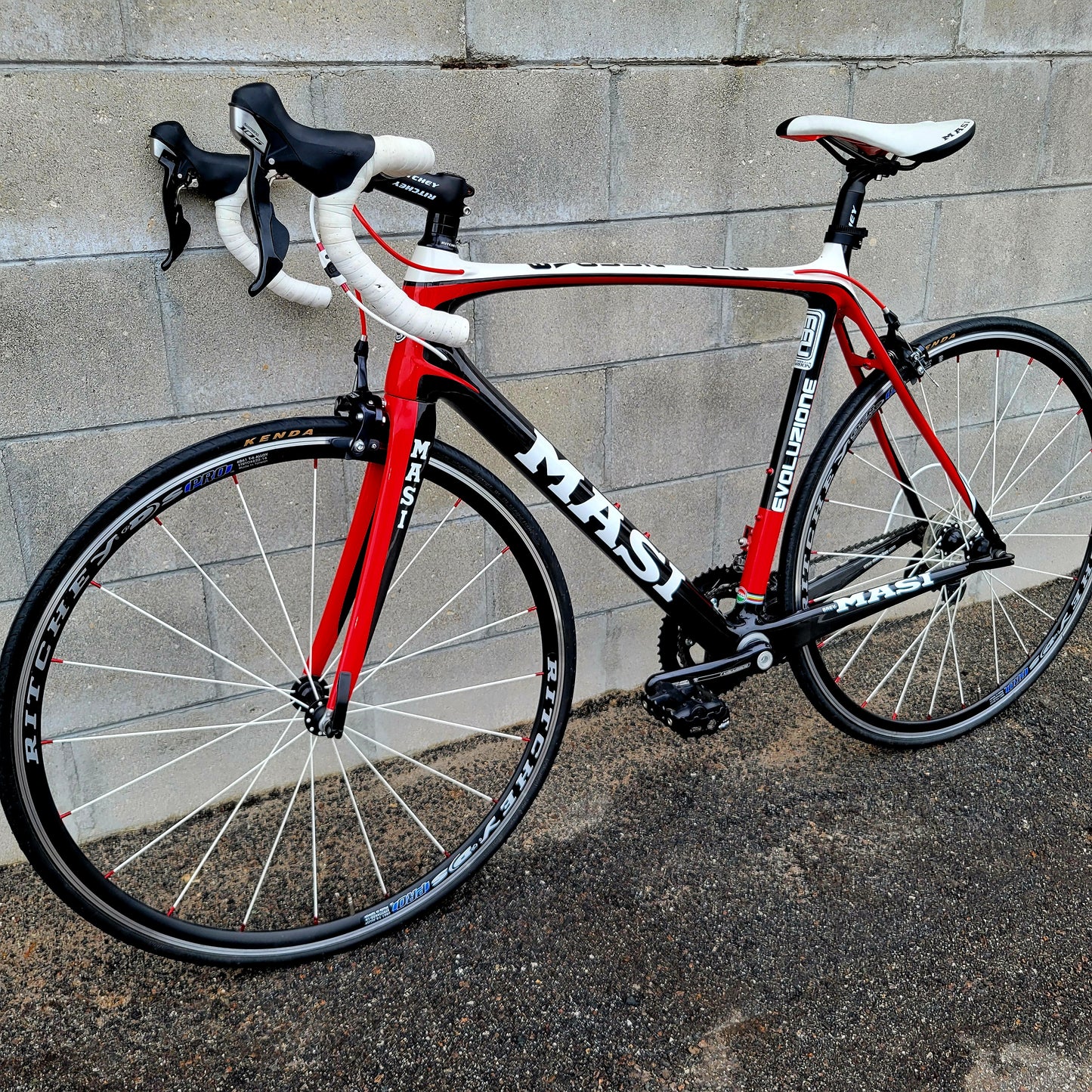Masi Evoluzione Carbon Road Bike 57cm 105