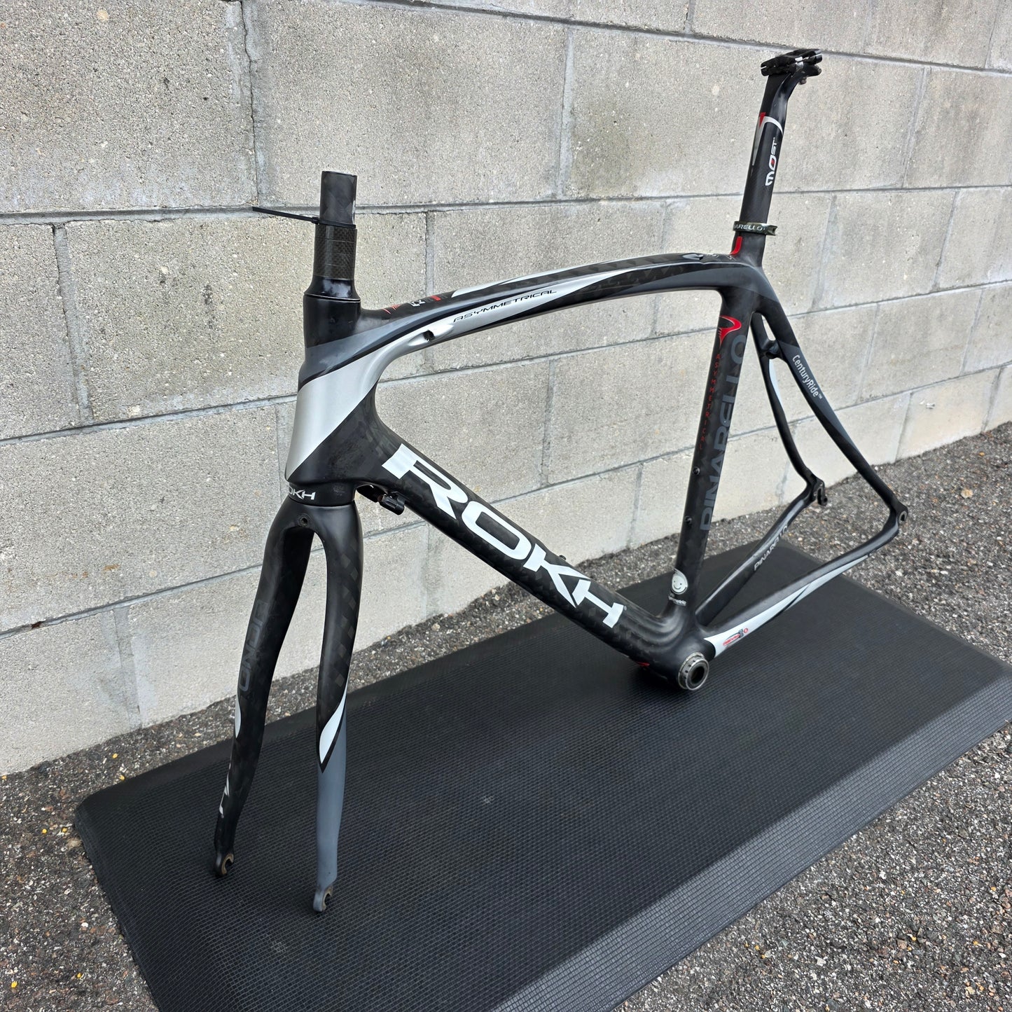 2016 Pinarello Rokh Carbon Frameset (53.5cm)