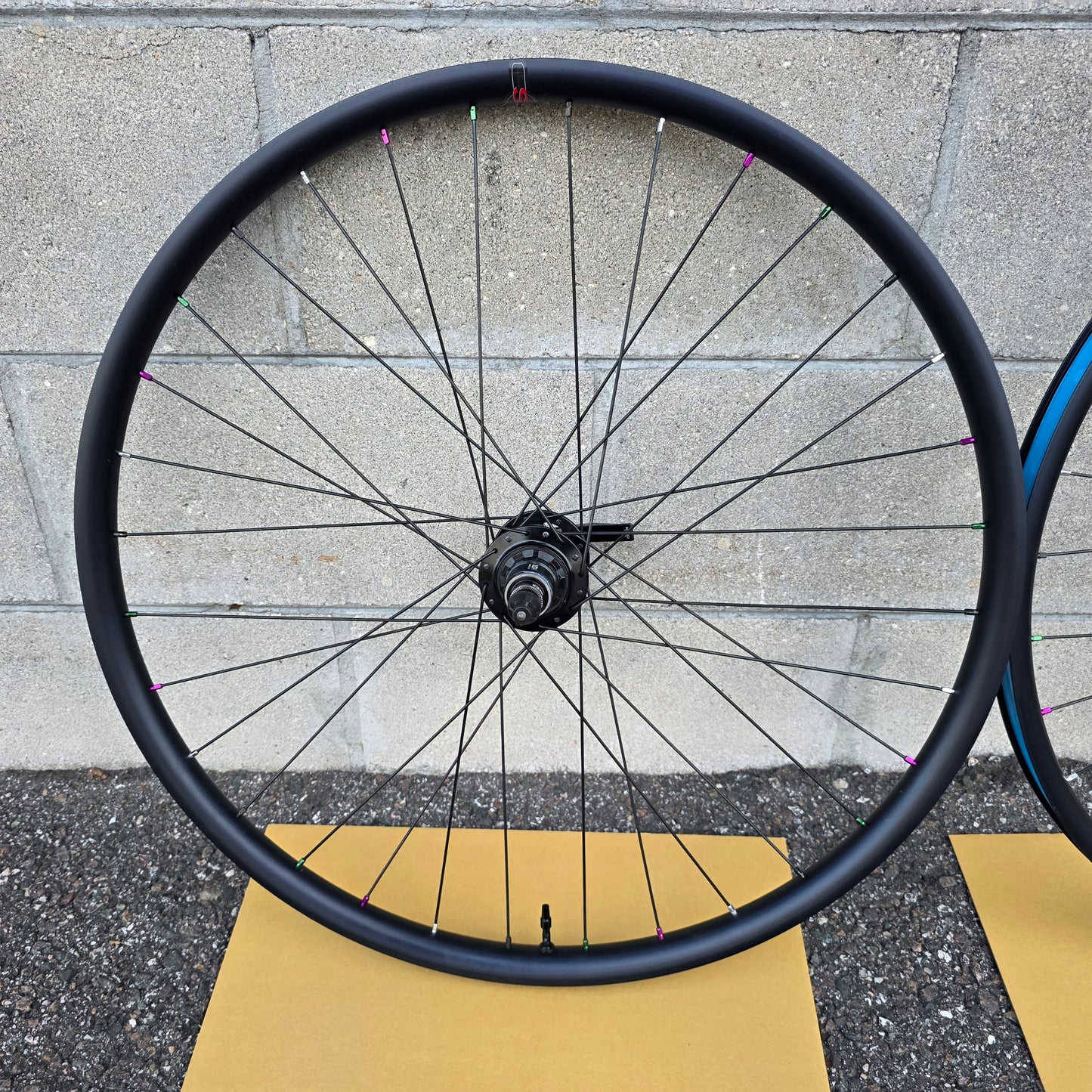 Velocity Blunt SS 27.5 wheelset SP Dynamo QR Sram XDR