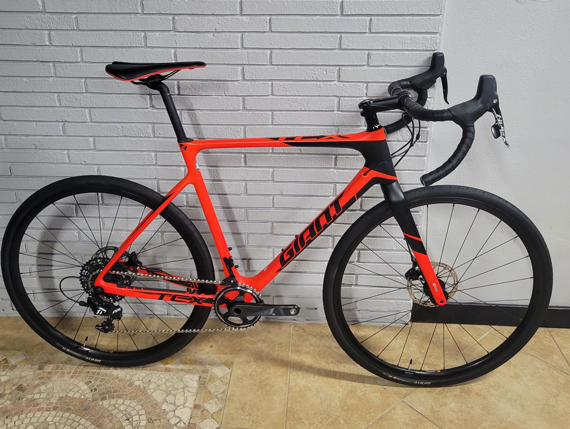 2017 Giant TCX SX Advanced Carbon Size M/L Gravel Road CX – South Tampa Bicycle Co