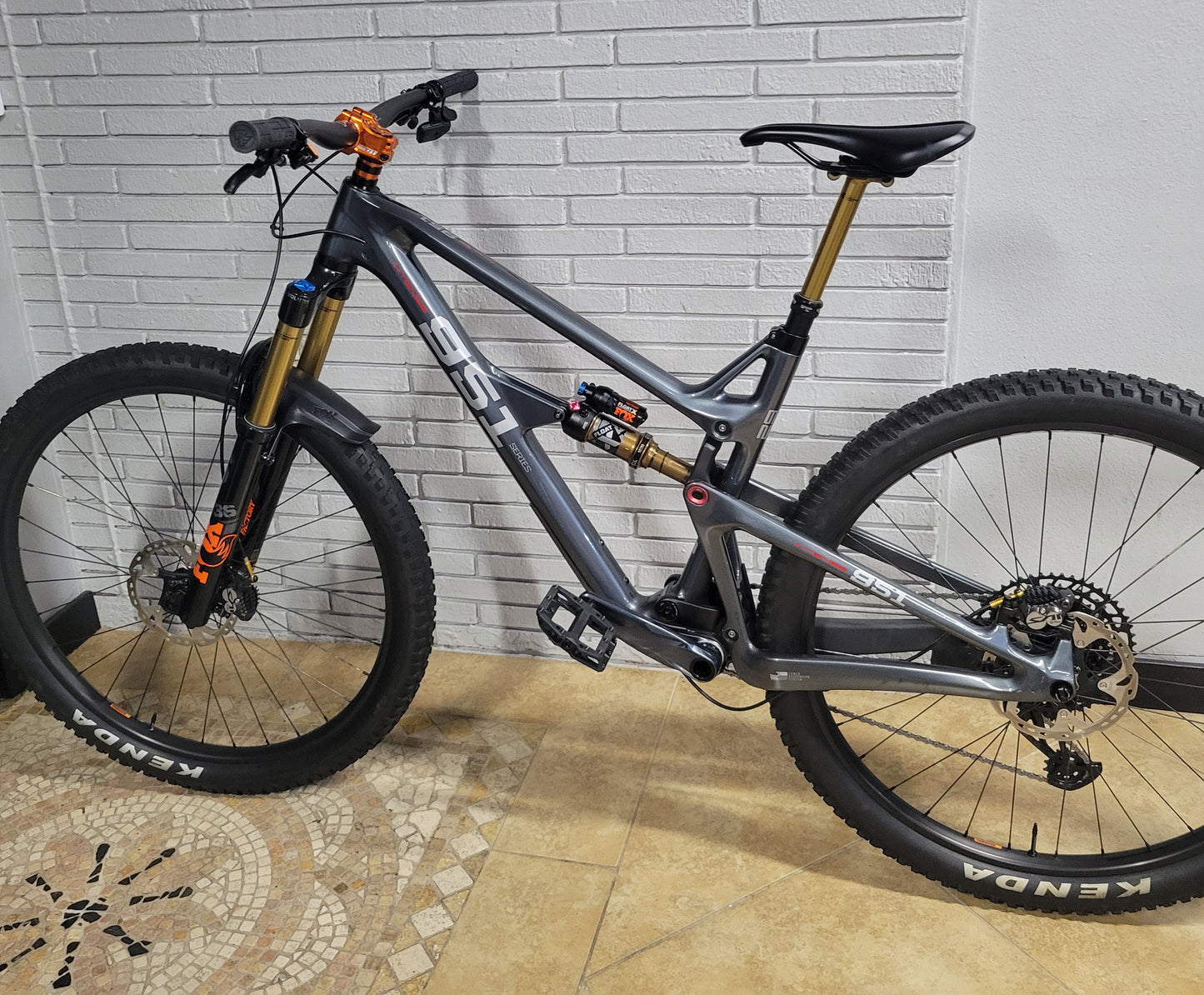 2022 Intense 951 Trail (Large) Upgraded- Fox Factory, AXS