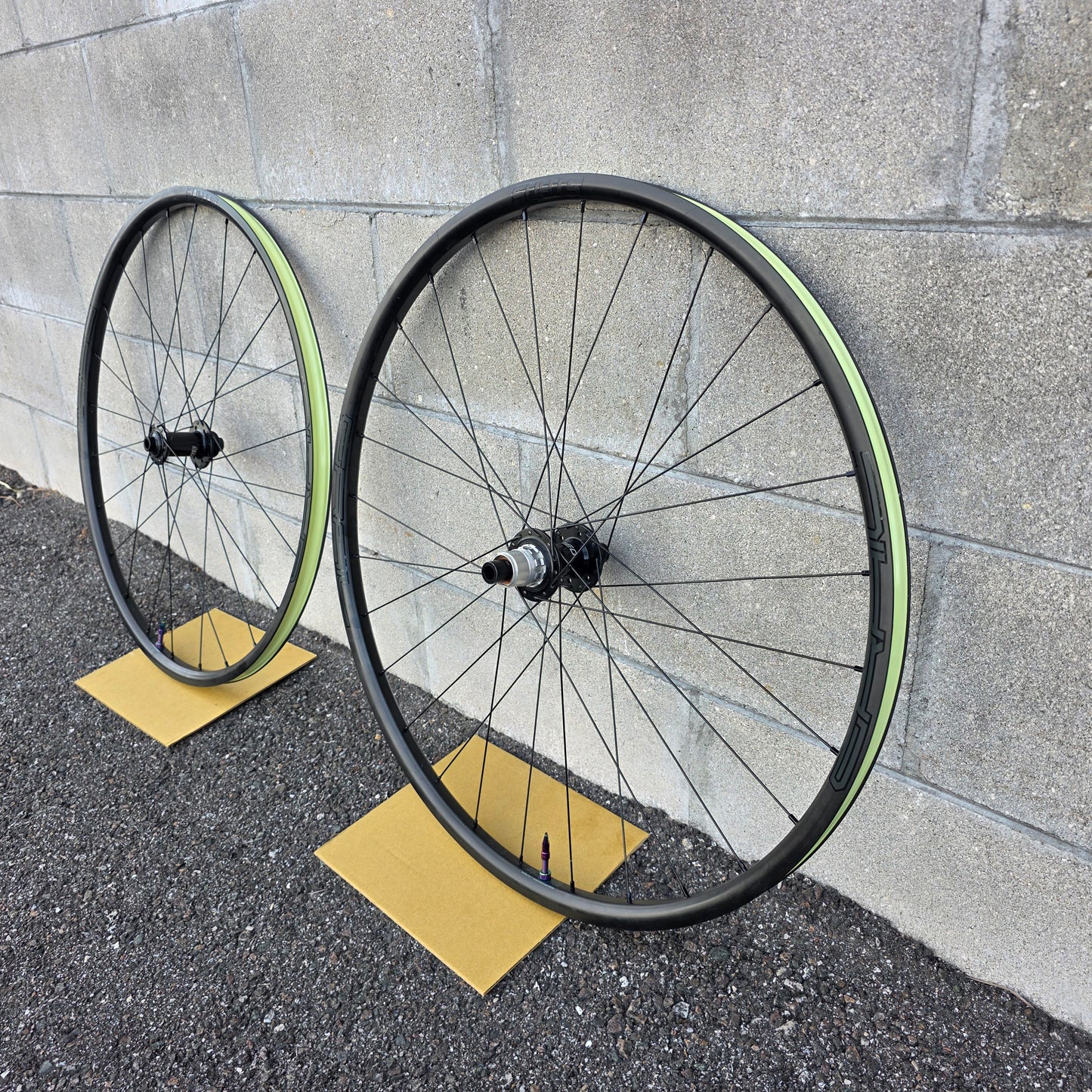 Stan's Grail CB7 Carbon Gravel Wheelset 1380g XDR
