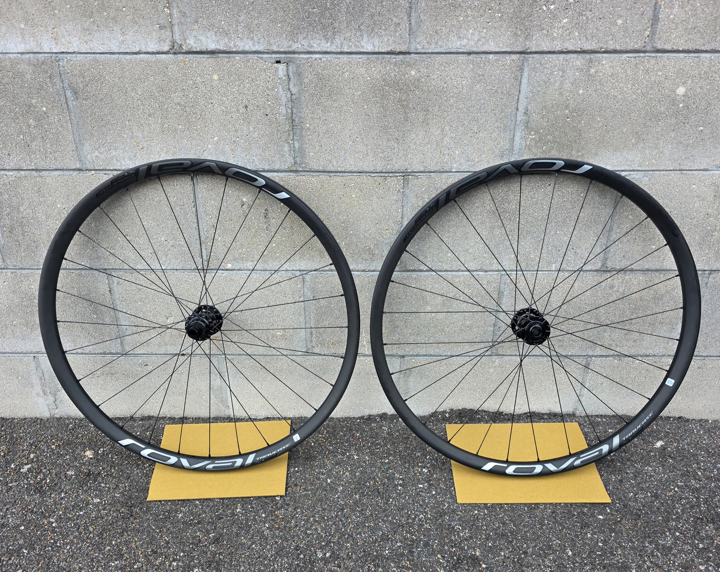 Roval Traverse SL 29 6b Carbon Wheelset DT 240