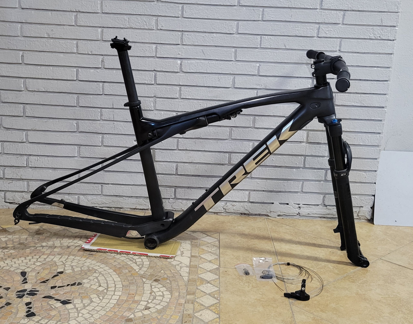 2022 Trek SuperCaliber 9.8 Carbon frameset (Large)