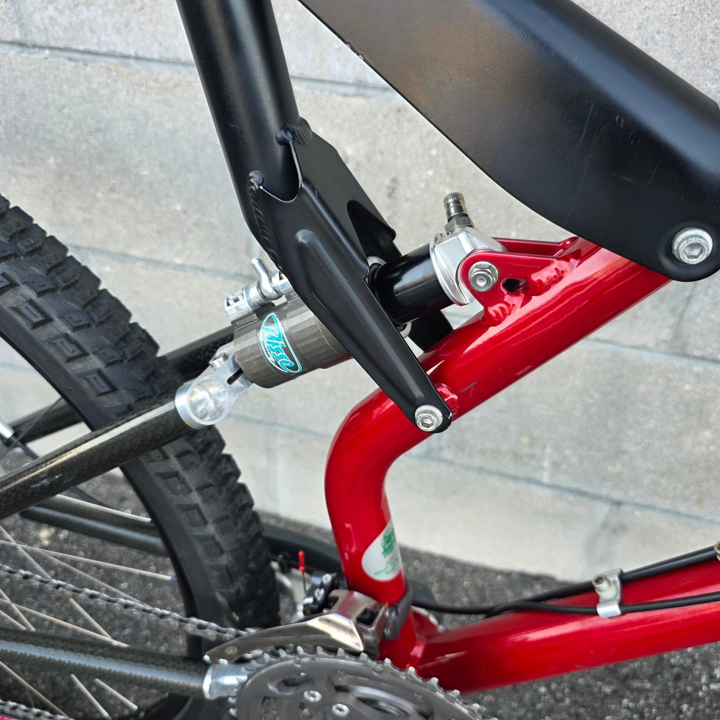 AMP Research B4 XTR Vintage MTB (Large)