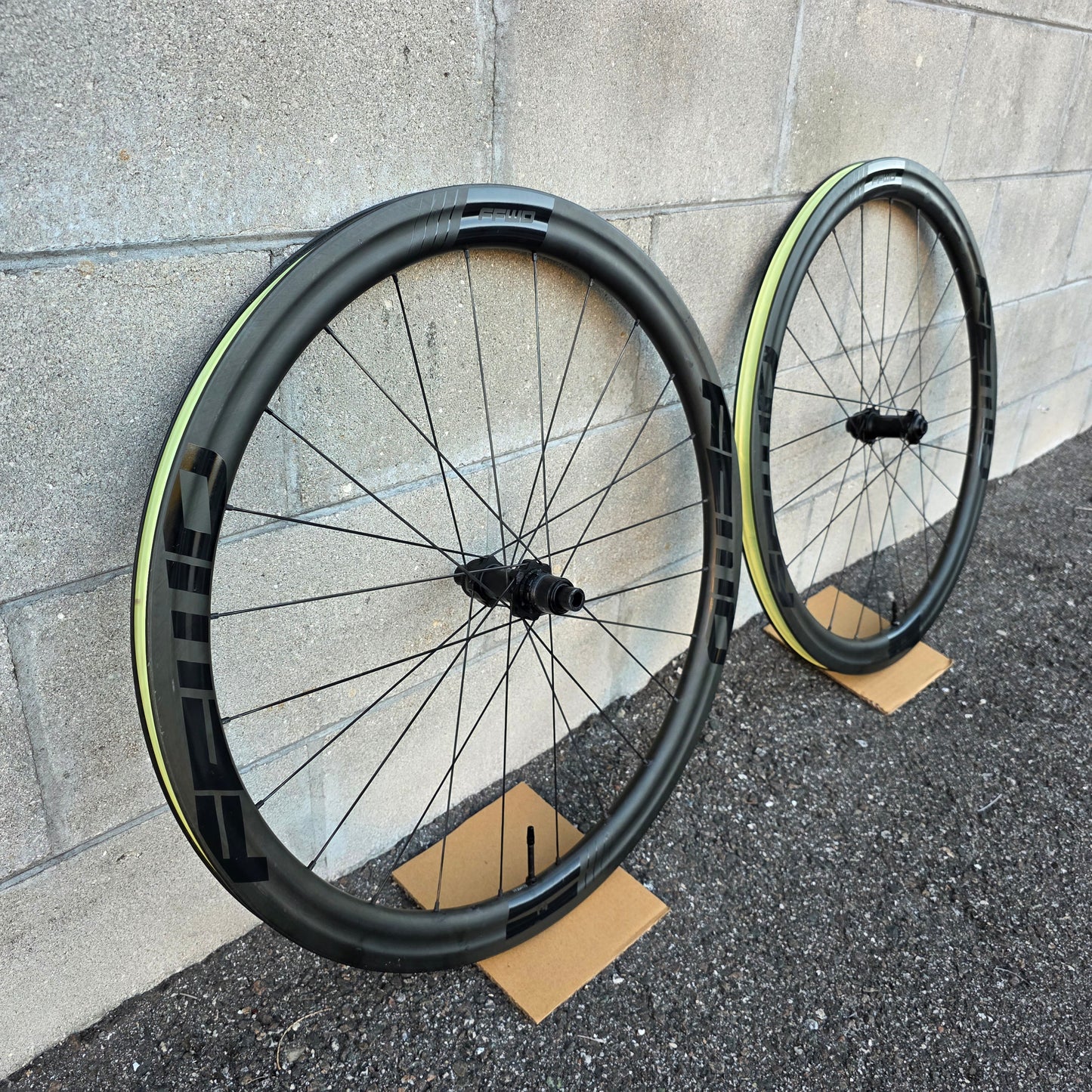 FFWD FCC F4D Carbon Disc Wheelset DT Swiss 240 road gravel XDR