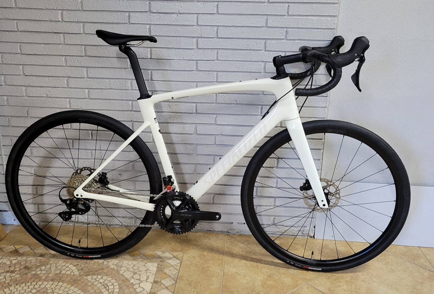 2023 Specialized Roubaix SL8 Sport 105 (58cm)