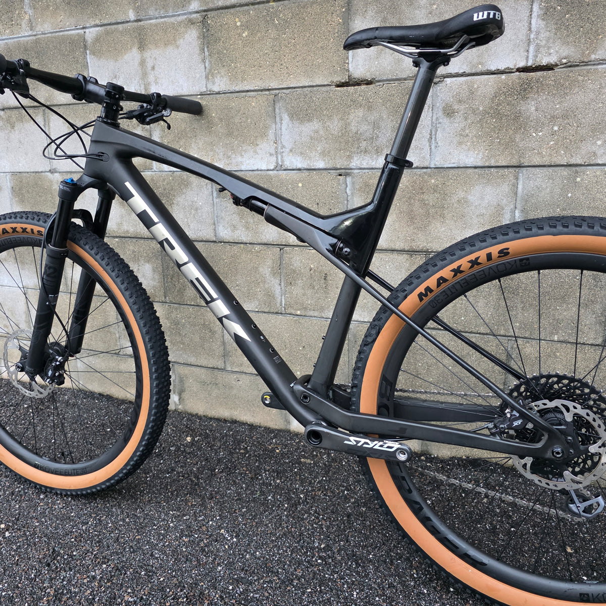 Trek SuperCaliber 9.8 GX Carbon (XXL 23") Kovee Carbon Wheels
