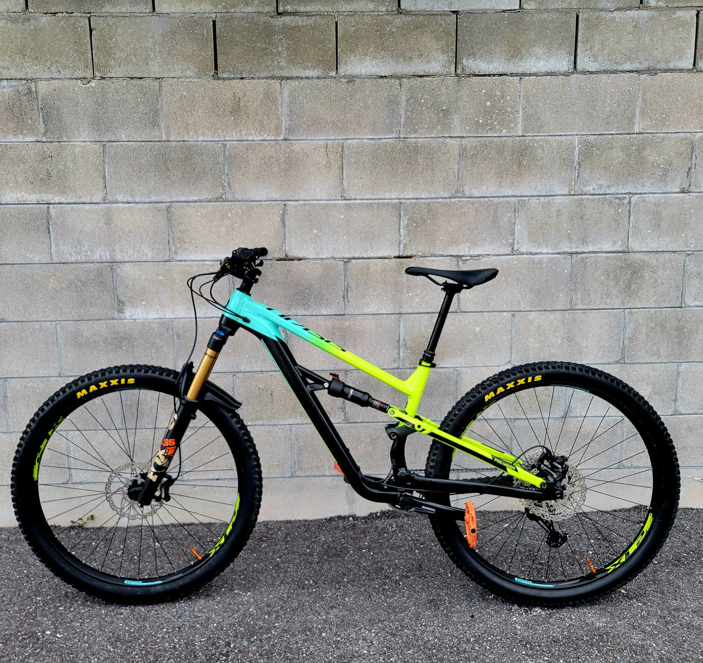 Polygon Siskiu T7 (Medium) Fox 36, XT 12s