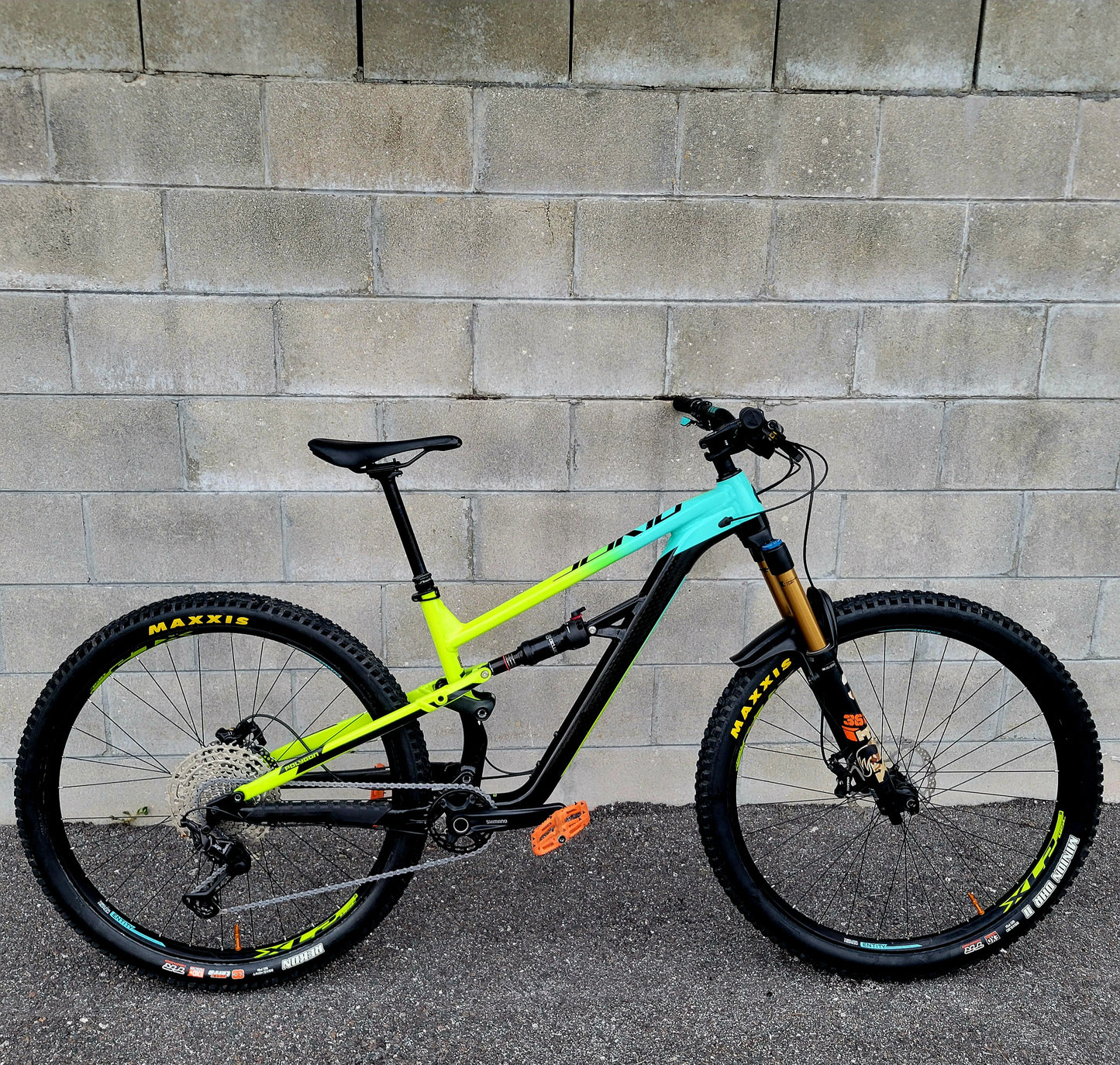 Polygon Siskiu T7 (Medium) Fox 36, XT 12s