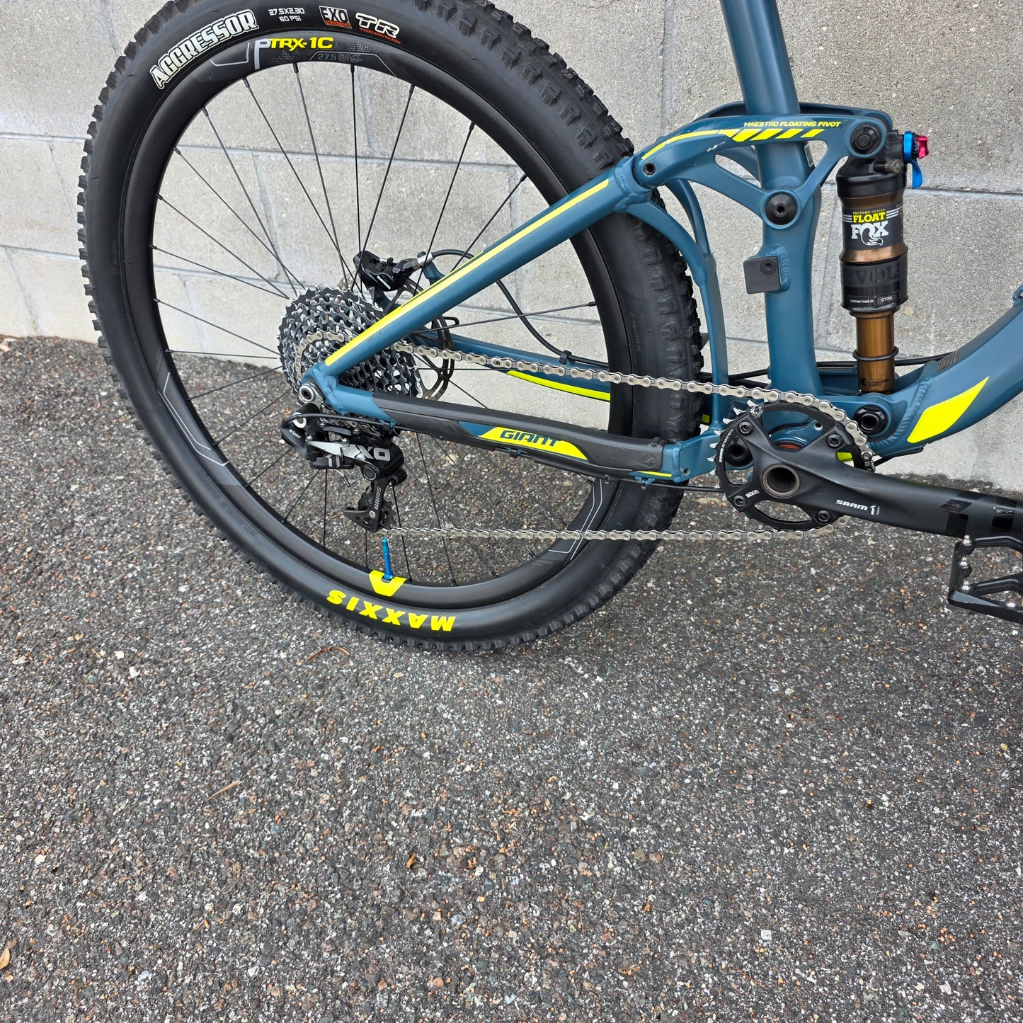 Giant Trance 1 27.5 (Small) Fox Factory, Carbon wheels