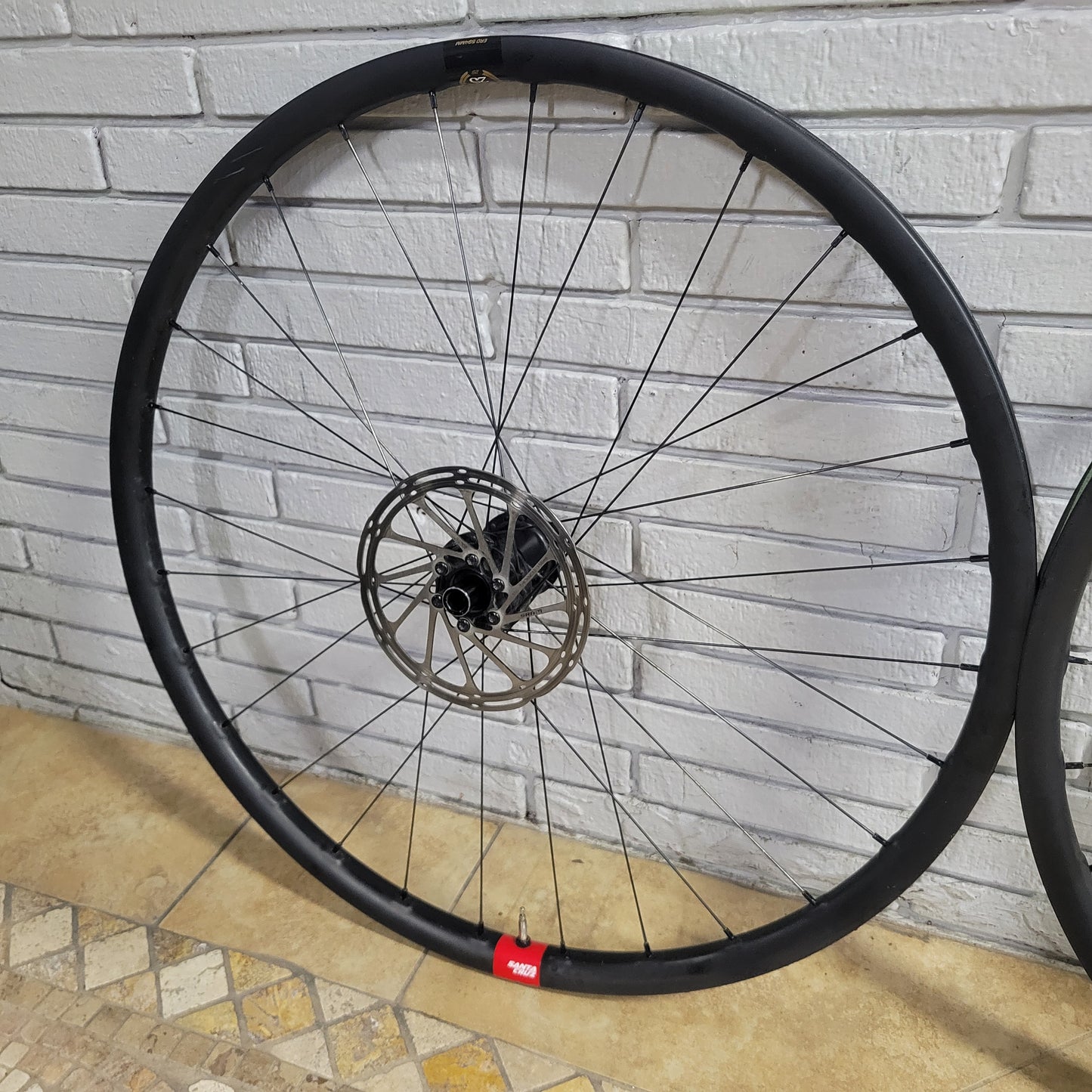 Santa Cruz Reserve 30 Carbon Wheelset 29 Dt Swiss Boost