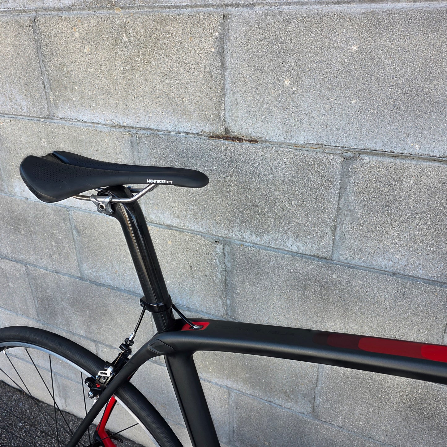 Trek Domane SLR 60cm Ultegra Carbon Road Bike