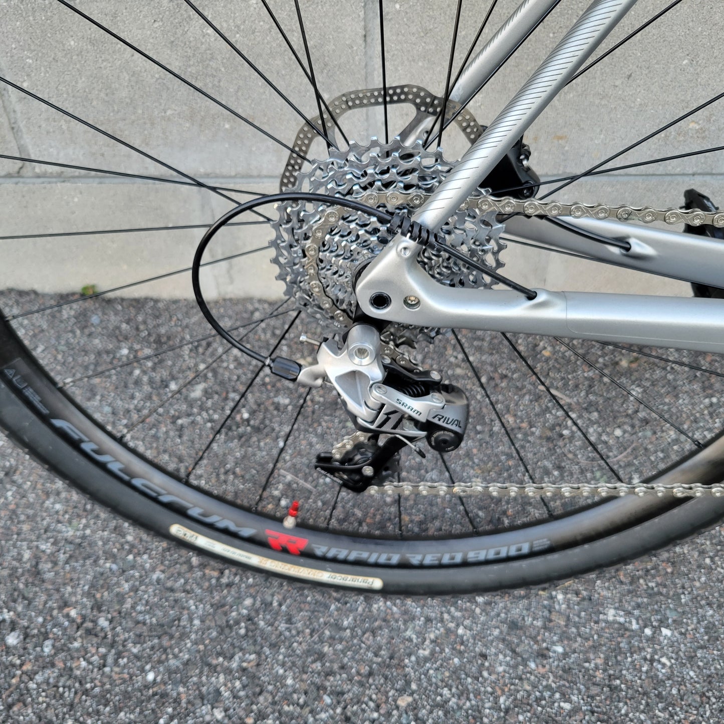 2023 Specialized Sirrus Carbon (Large)
