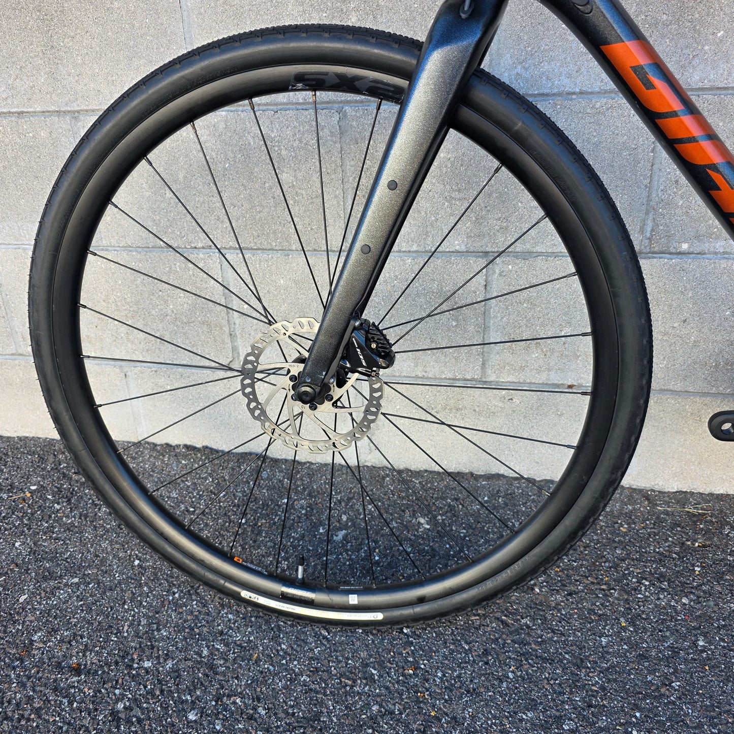 2024 Giant Revolt Gravel All Road Bike (Large) Shimano 105