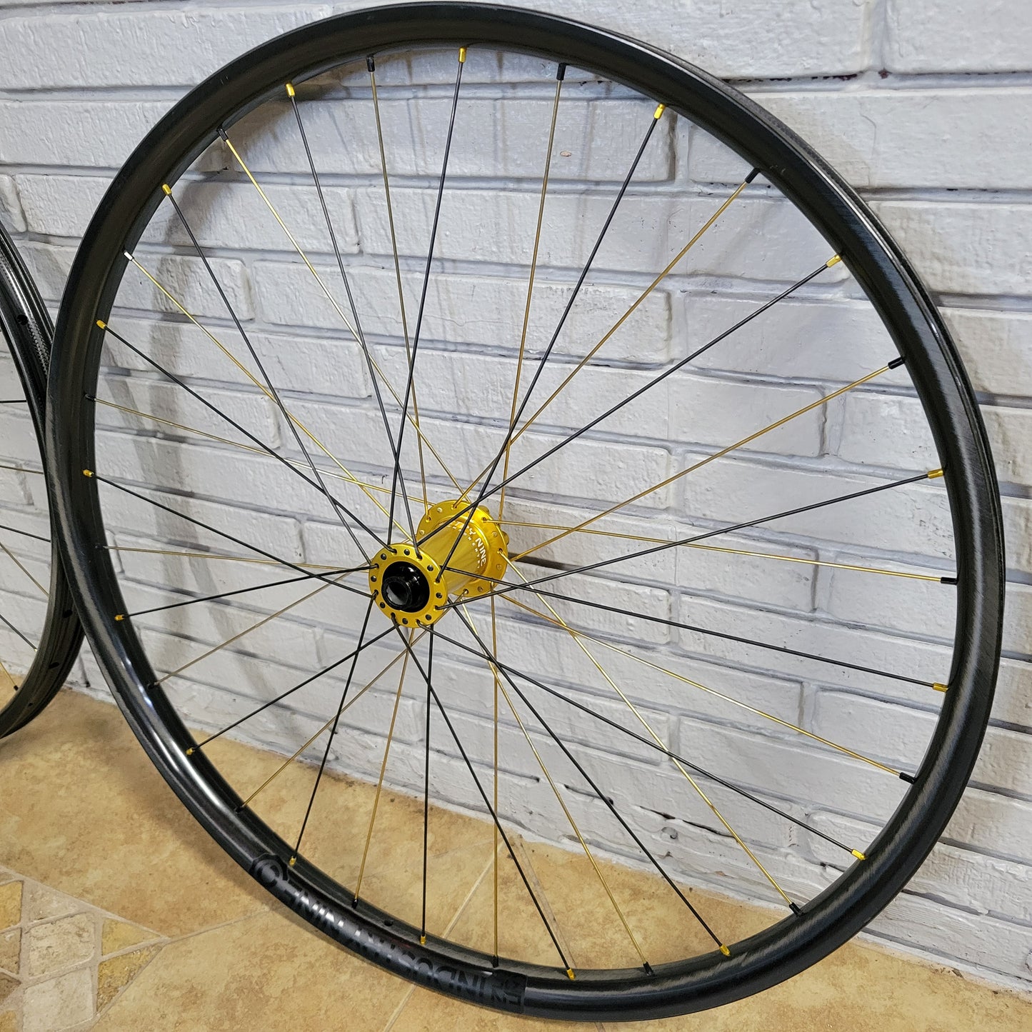 Industry Nine Enduro EN315 Hydra Gold Carbon Wheelset 29