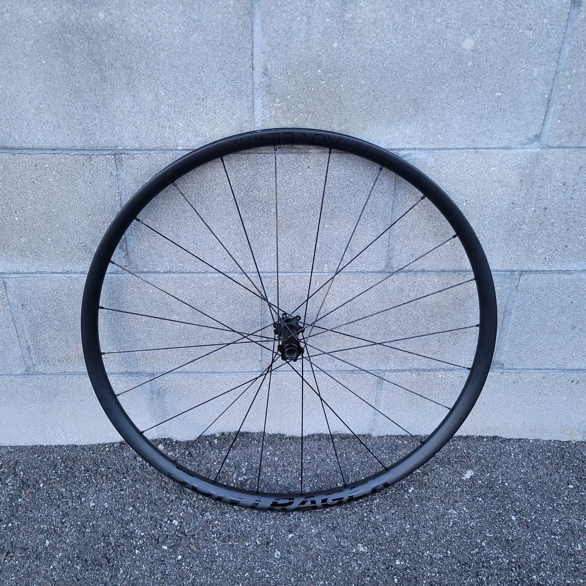 Bontrager Kovee Pro 30 Carbon wheel front Boost 29 – South Tampa