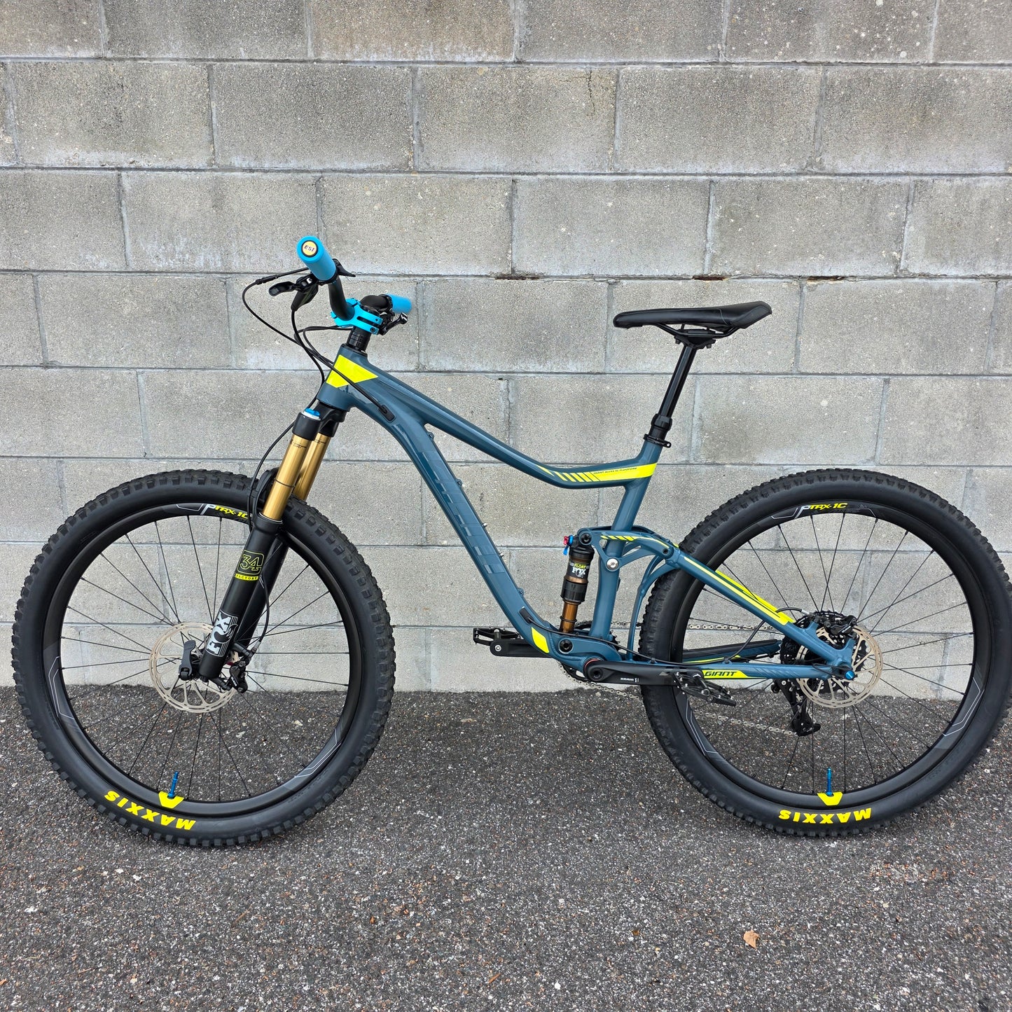Giant Trance 1 27.5 (Small) Fox Factory, Carbon wheels