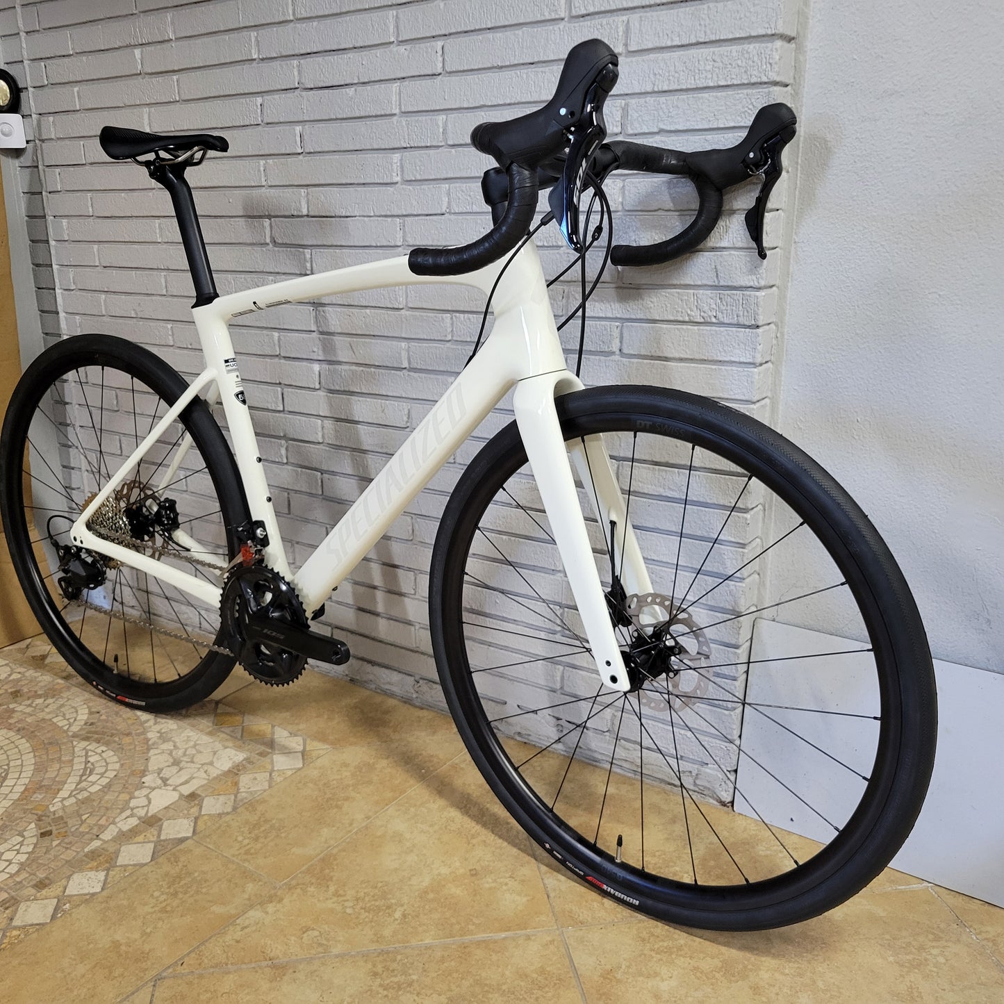 2023 Specialized Roubaix SL8 Sport 105 (58cm)