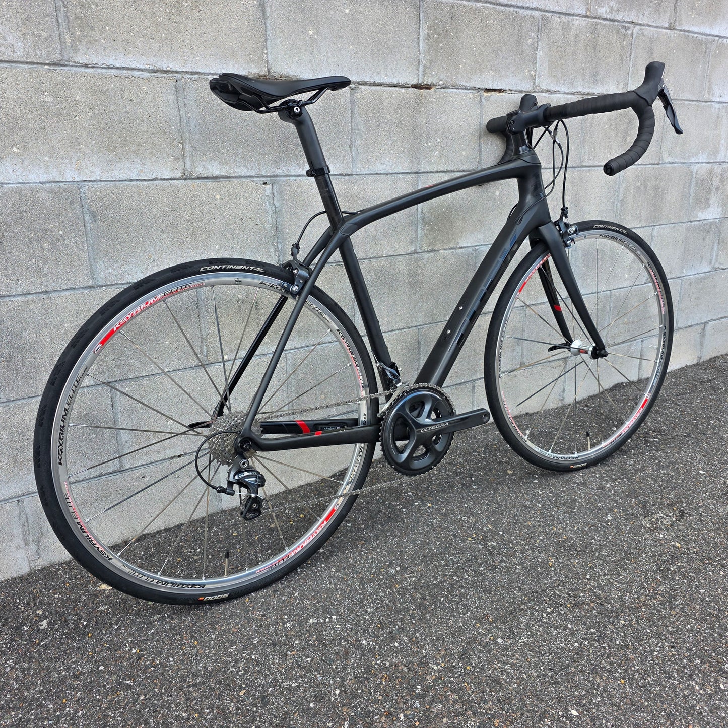 Trek Domane SL 6 Ultegra (56cm) Carbon Road Bike