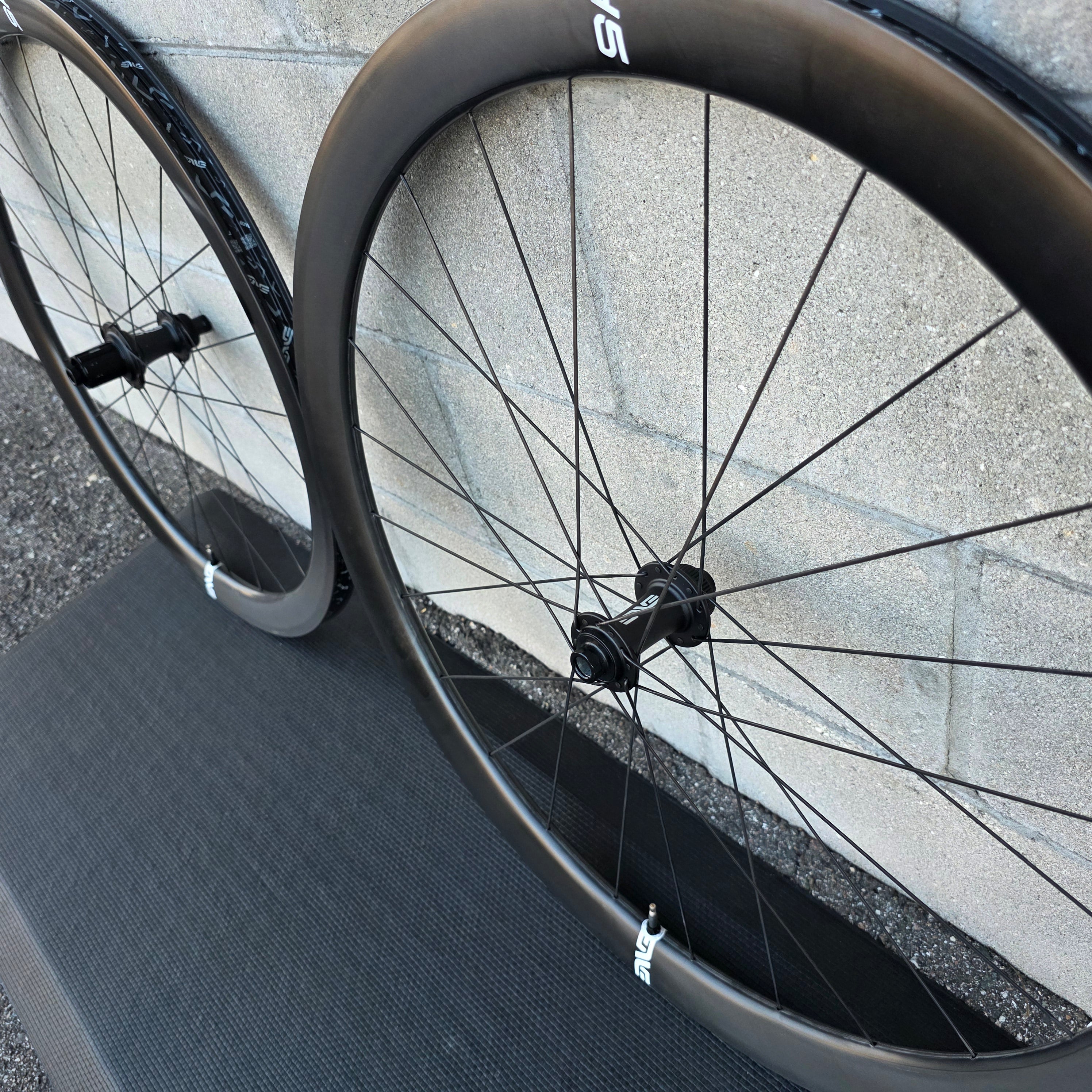 ENVE 45 Foundation DISC Carbon Road Bike Wheelset Shimano – South