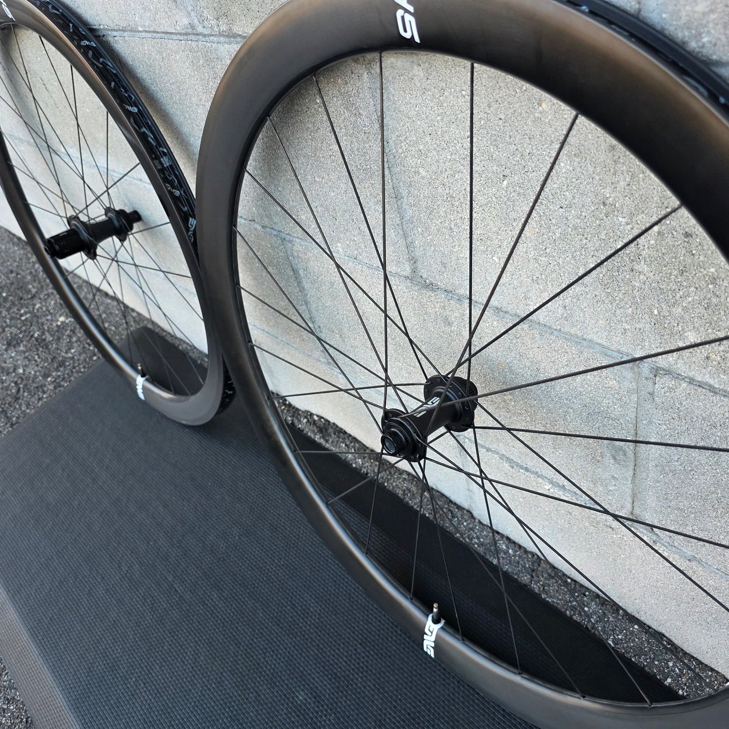 ENVE 45 Foundation DISC Carbon Road Bike Wheelset Shimano