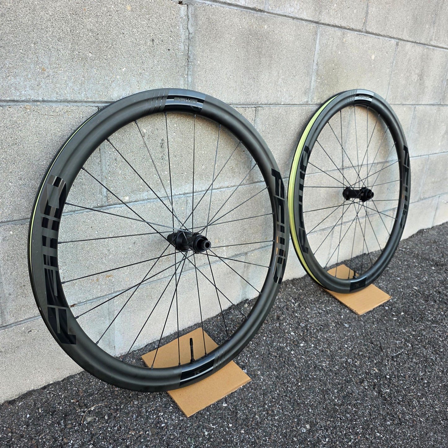 FFWD FCC F4D Carbon Disc Wheelset DT Swiss 240 road gravel XDR