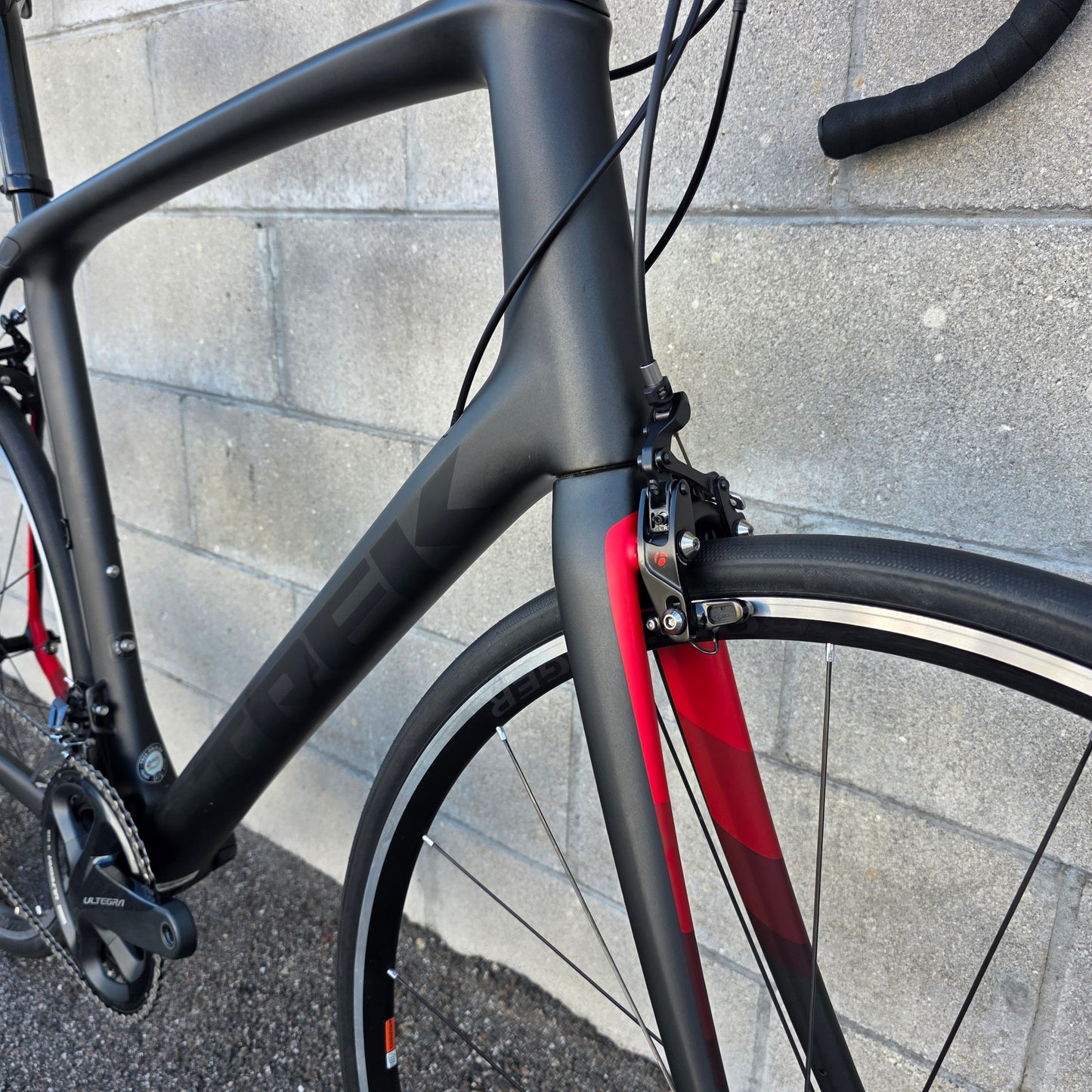 Trek Domane SLR 60cm Ultegra Carbon Road Bike