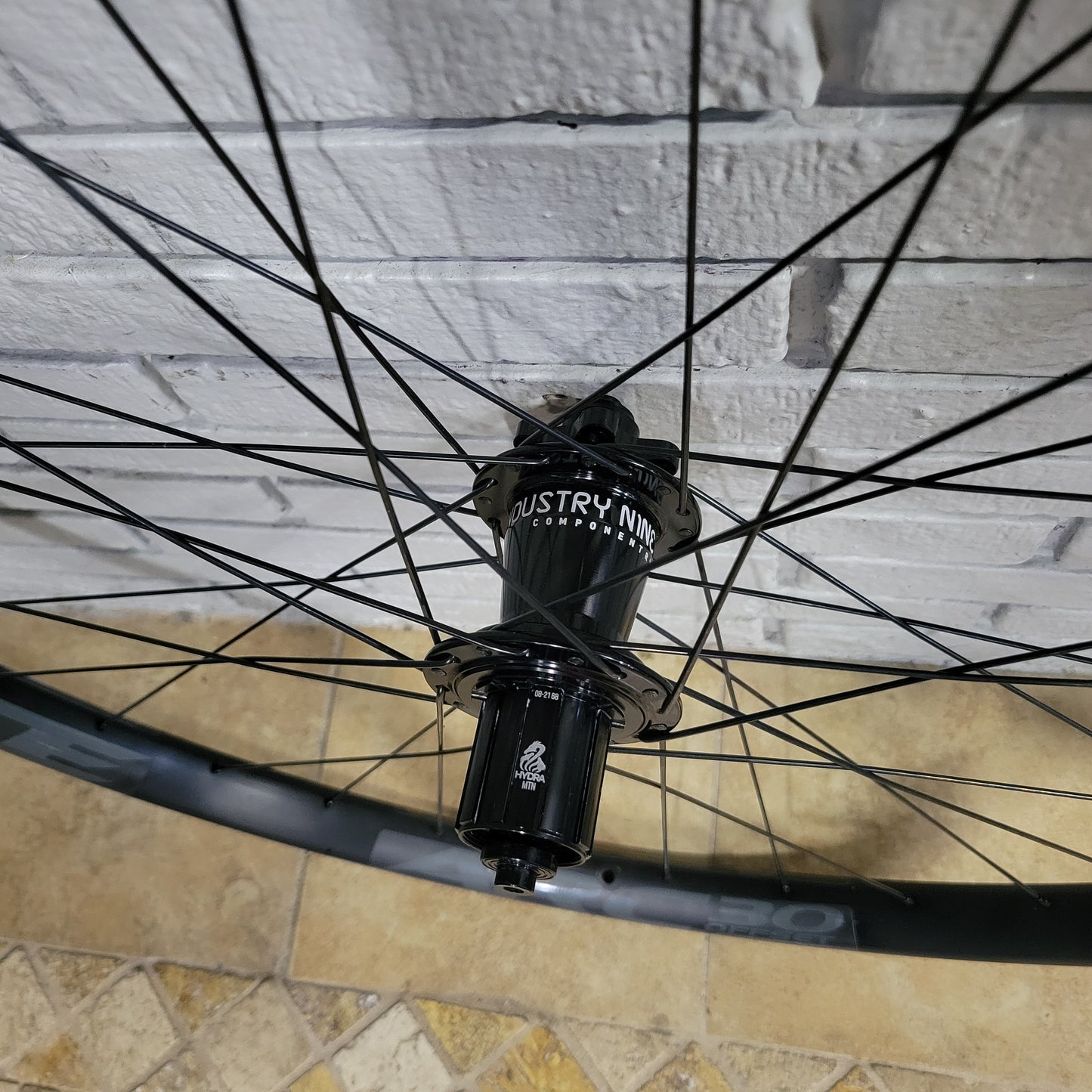 Race Face ARC 30 wheelset Industry Nine Hydra Non-Boost QR