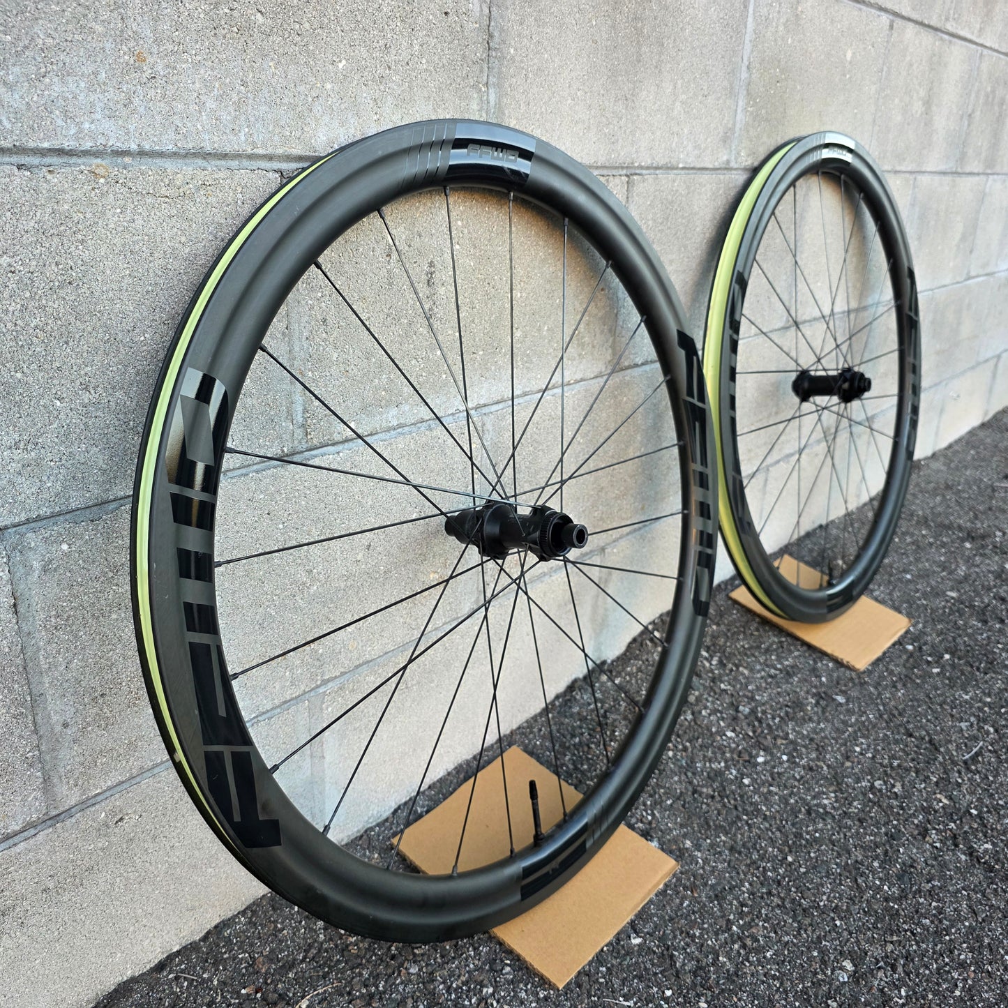 FFWD FCC F4D Carbon Disc Wheelset DT Swiss 240 road gravel XDR