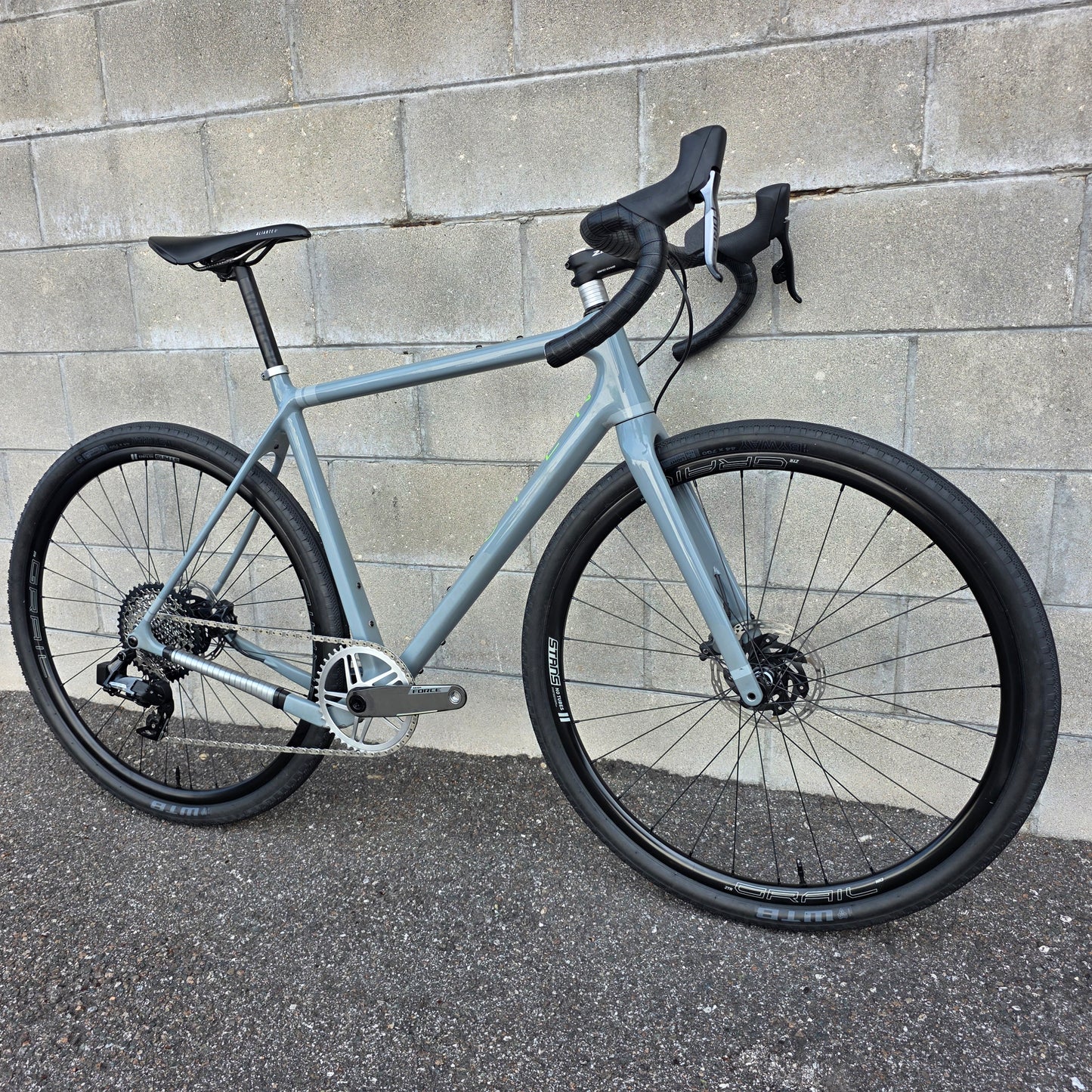 Open Wide (Medium)Carbon Gravel Bike Force AXS