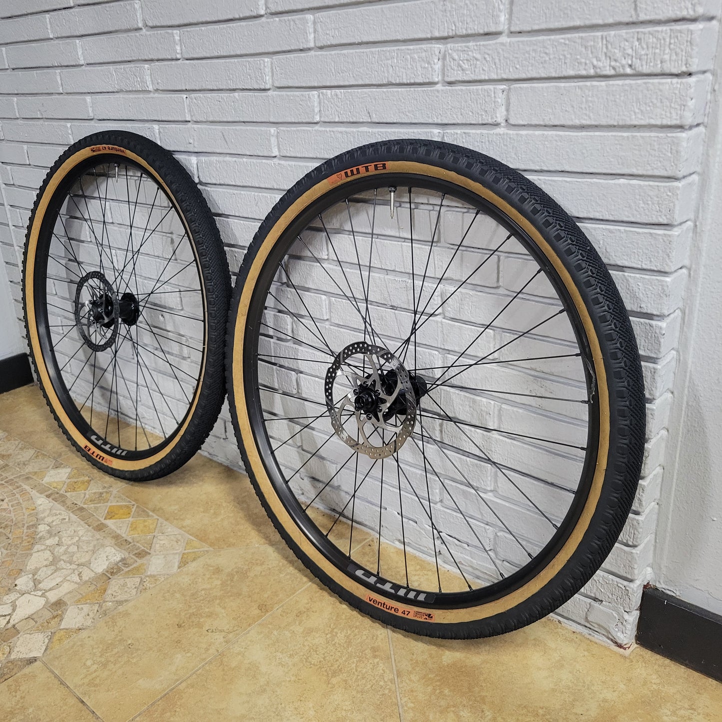 WTB KOM i23 650b gravel wheelset