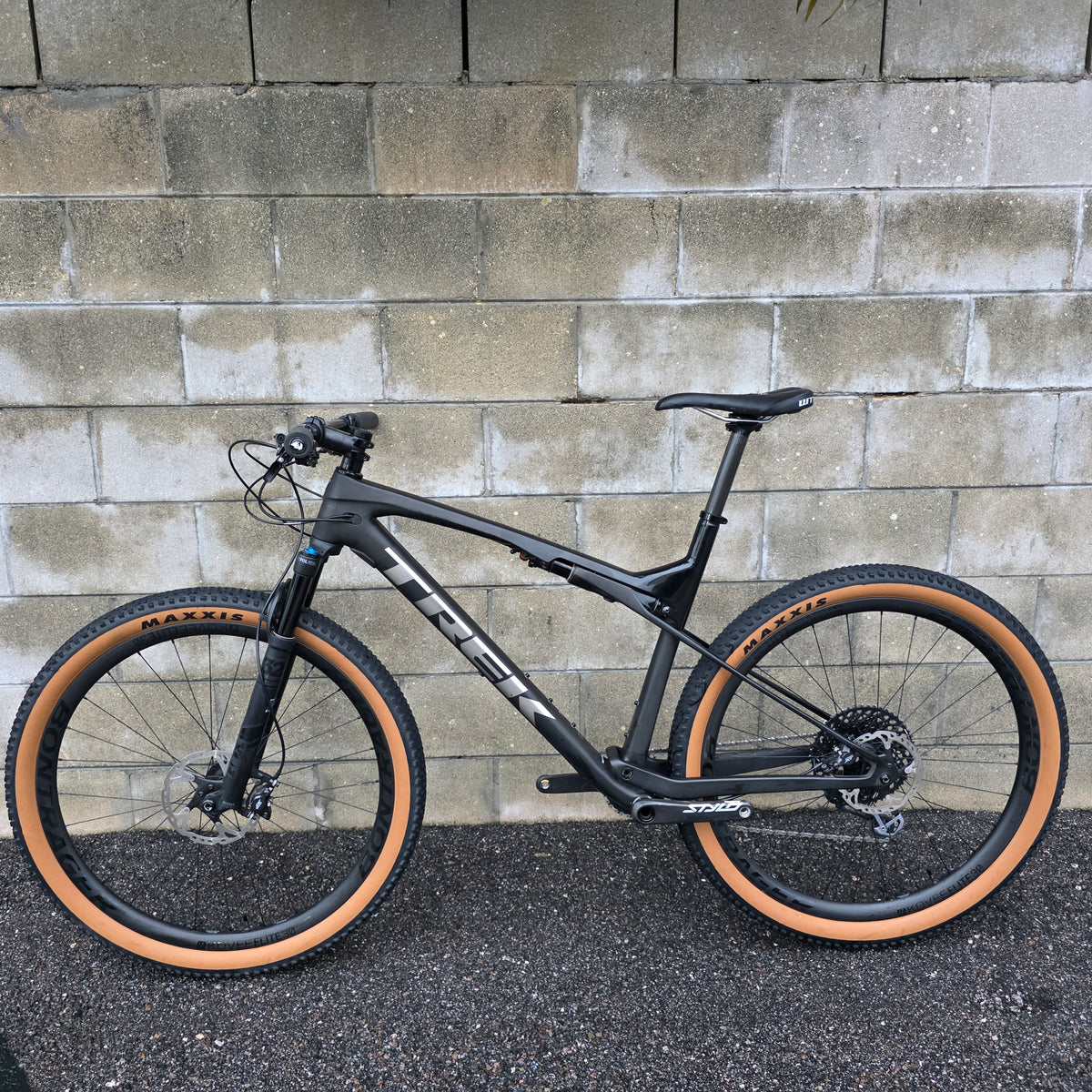 Trek SuperCaliber 9.8 GX Carbon (XXL 23") Kovee Carbon Wheels