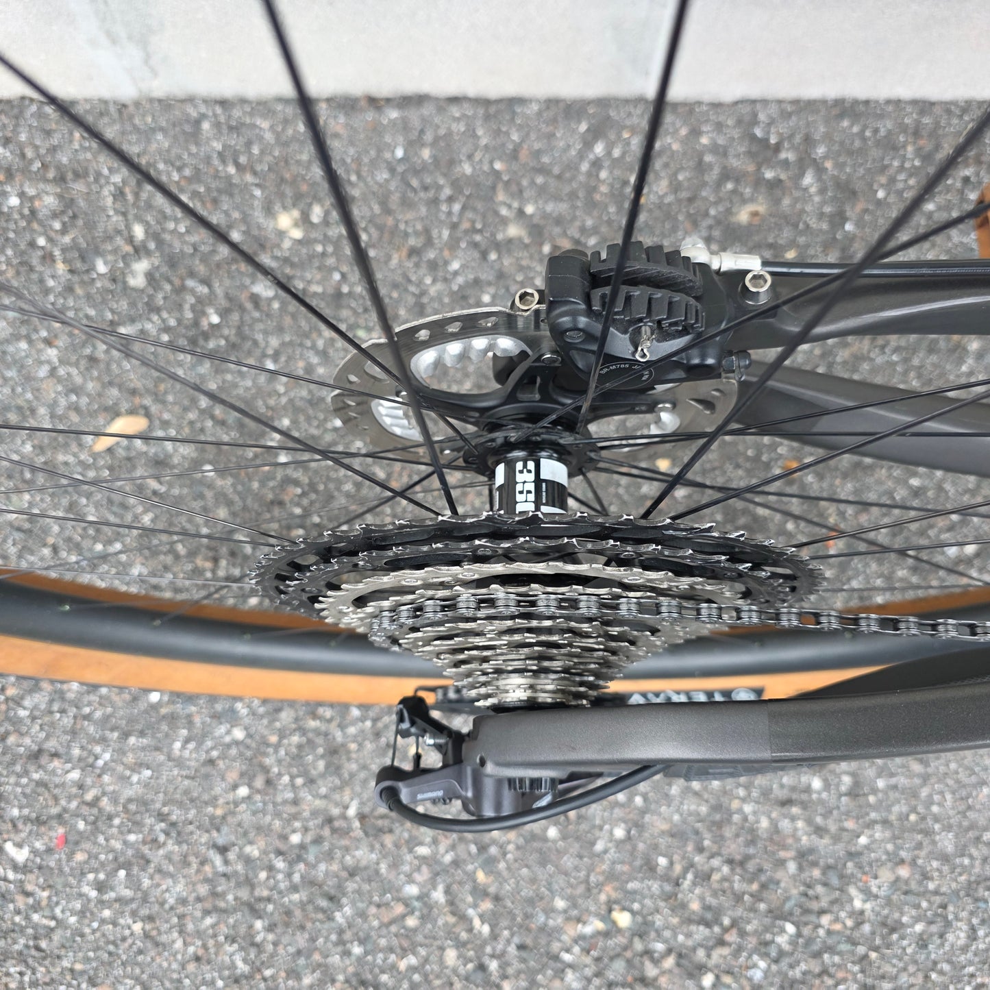 Evil Following V1 Carbon (Medium)