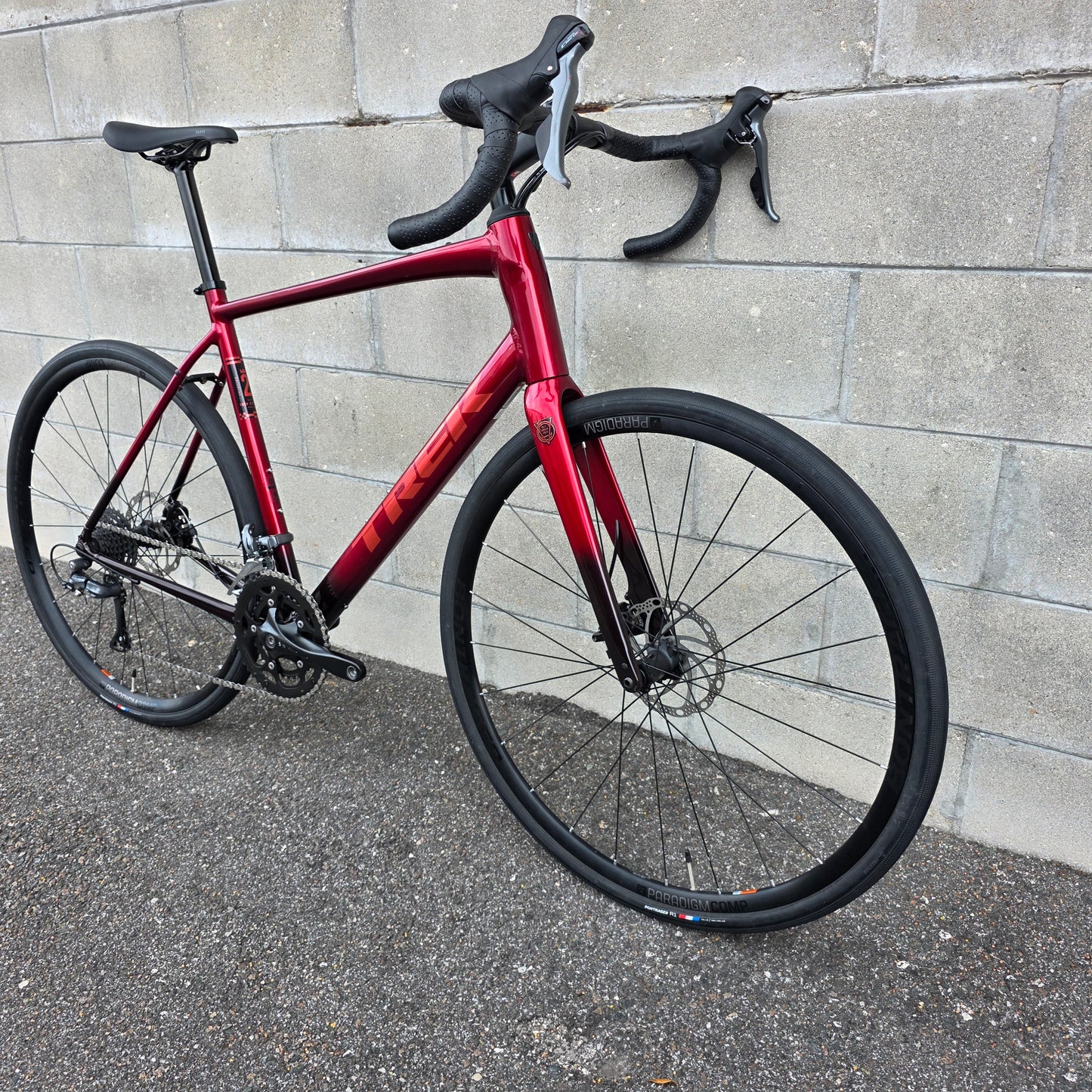 Trek Domane AL 2 (58cm) Road Bike