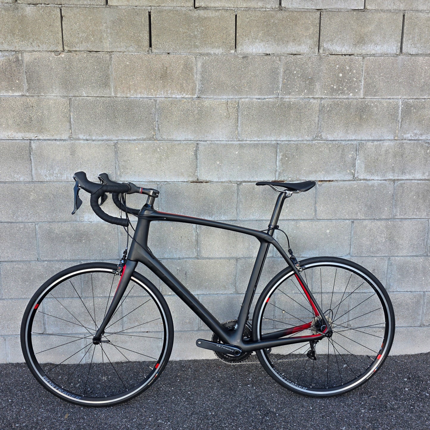 Trek Domane SLR 60cm Ultegra Carbon Road Bike