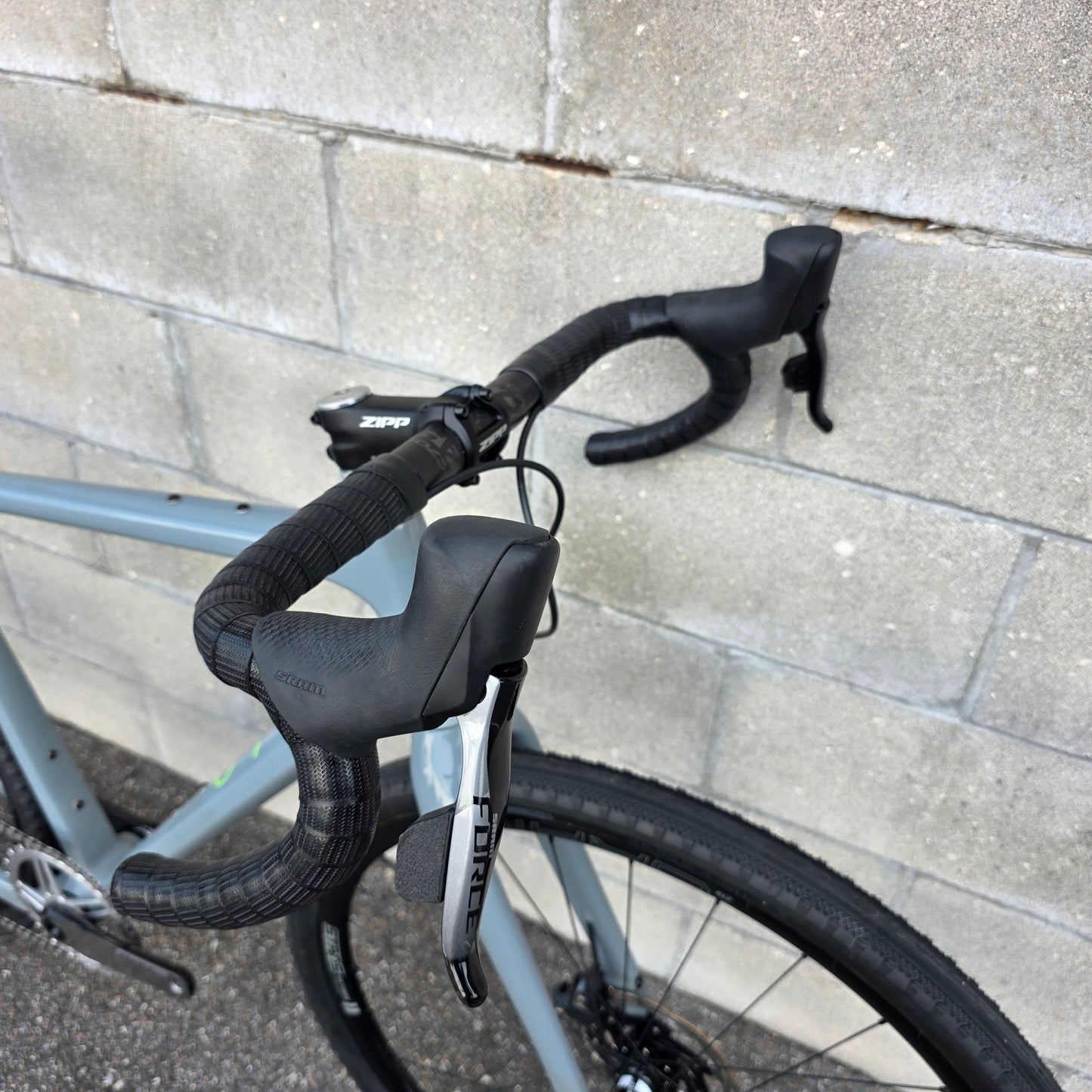 Open Wide (Medium)Carbon Gravel Bike Force AXS