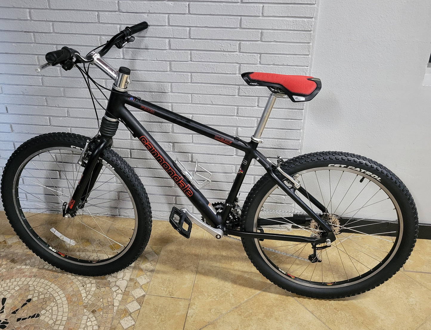 Cannondale F1000 size medium