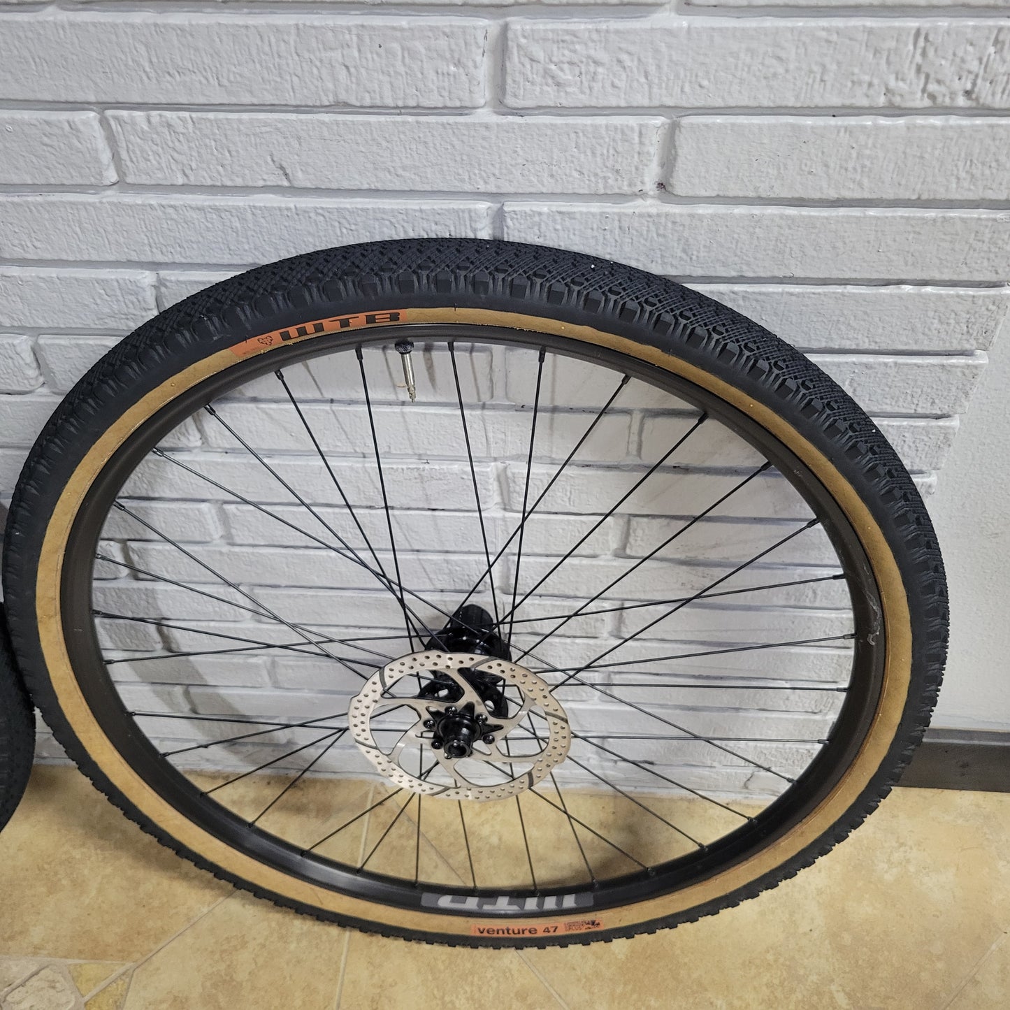 WTB KOM i23 650b gravel wheelset