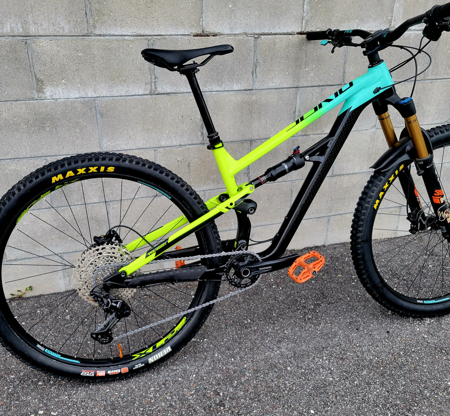 Polygon Siskiu T7 (Medium) Fox 36, XT 12s