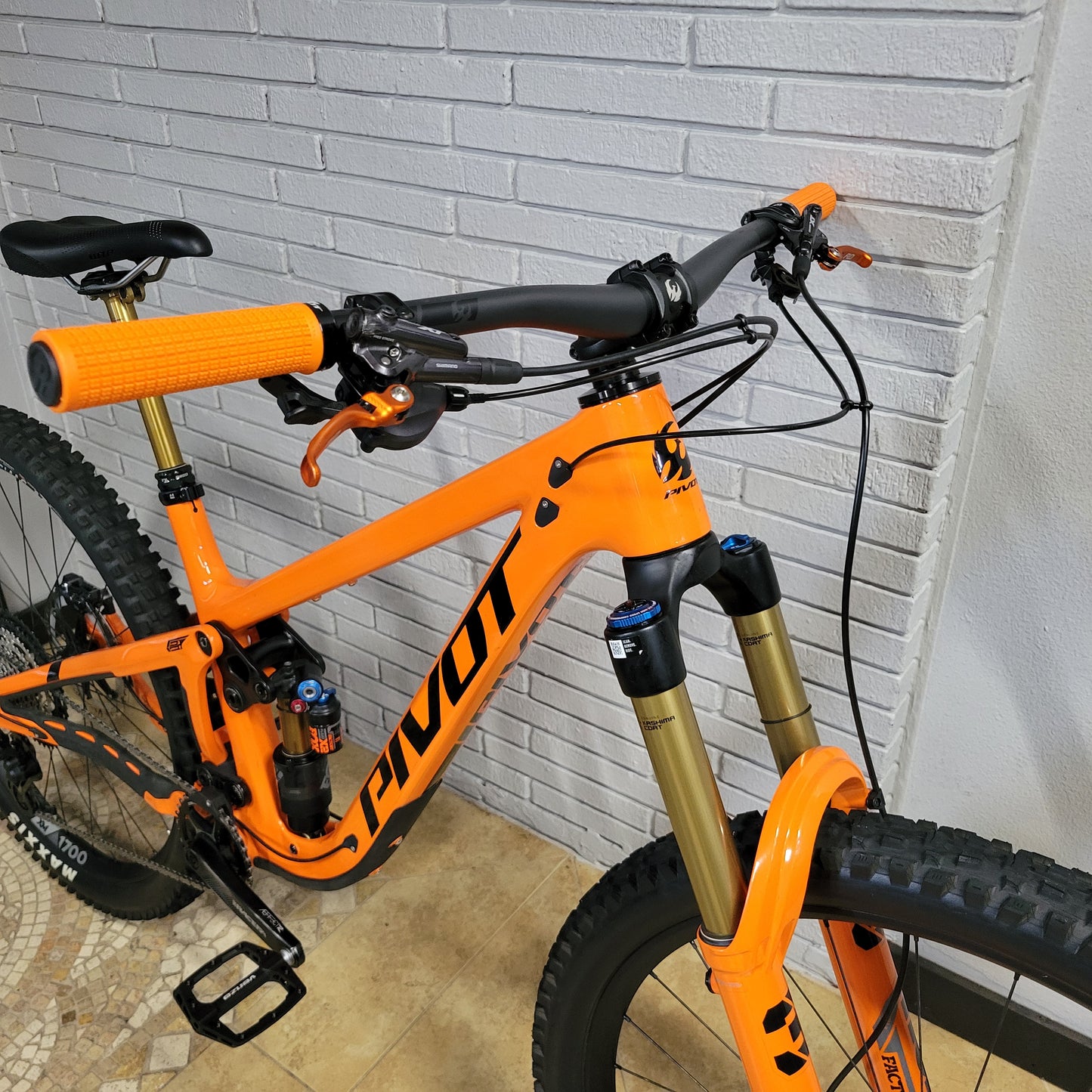 2022 Pivot Firebird XT/ XTR X2 (Medium) Enduro MTB