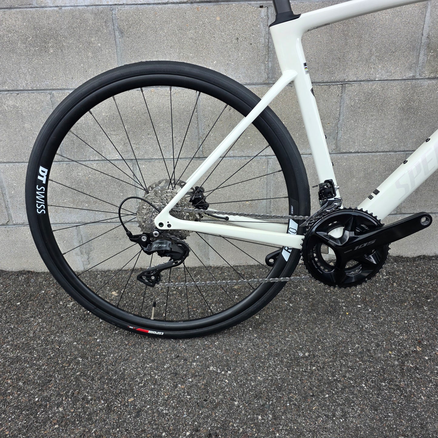 2024 Specialized Roubaix SL8 Sport Carbon 105 (58cm)