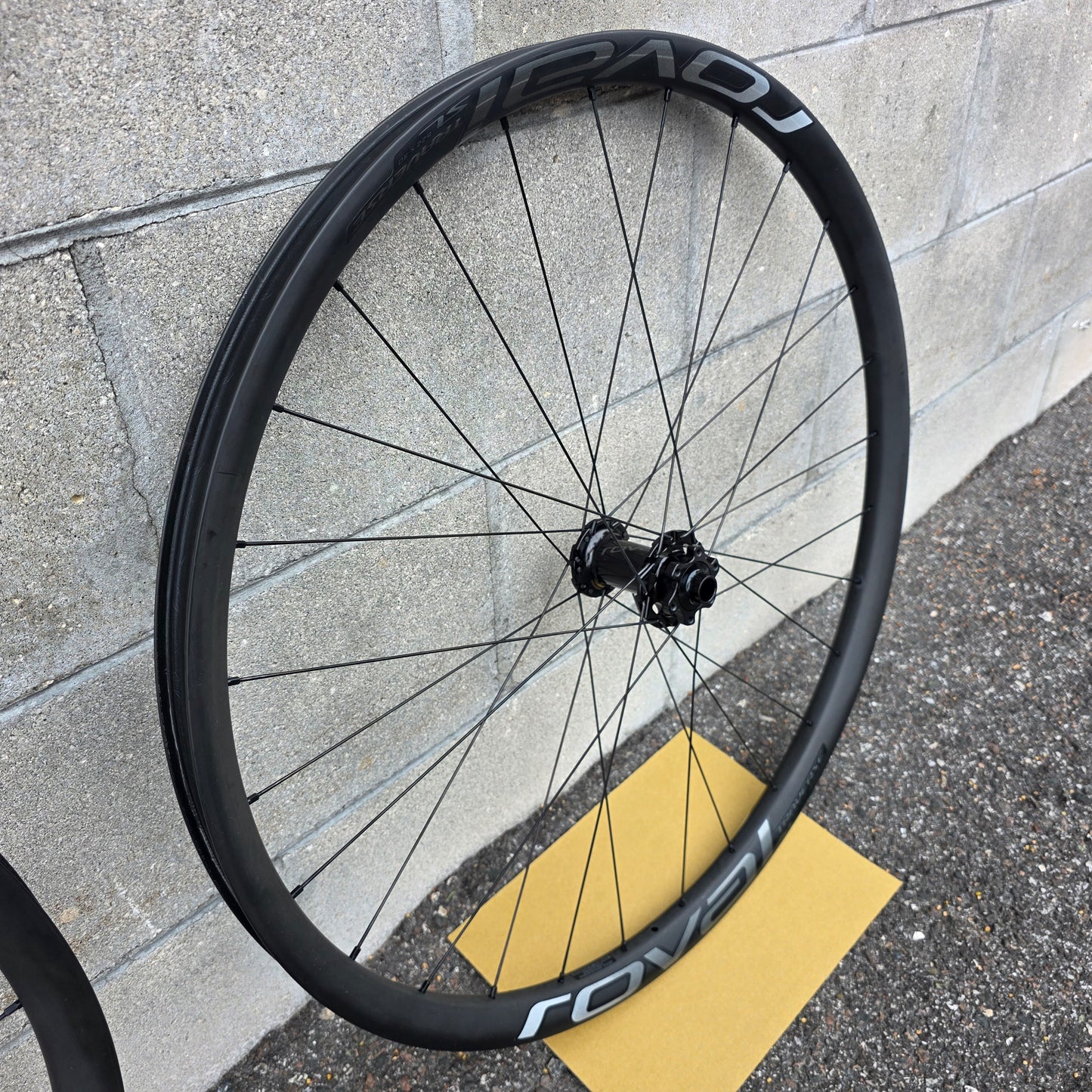 Roval Traverse SL 29 6b Carbon Wheelset DT 240