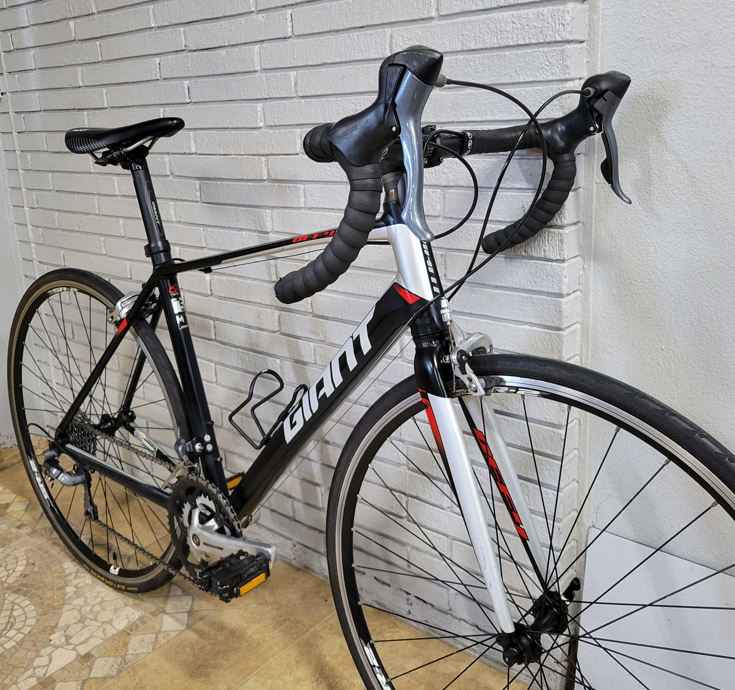 2015 Giant Defy Road Bike (Medium)